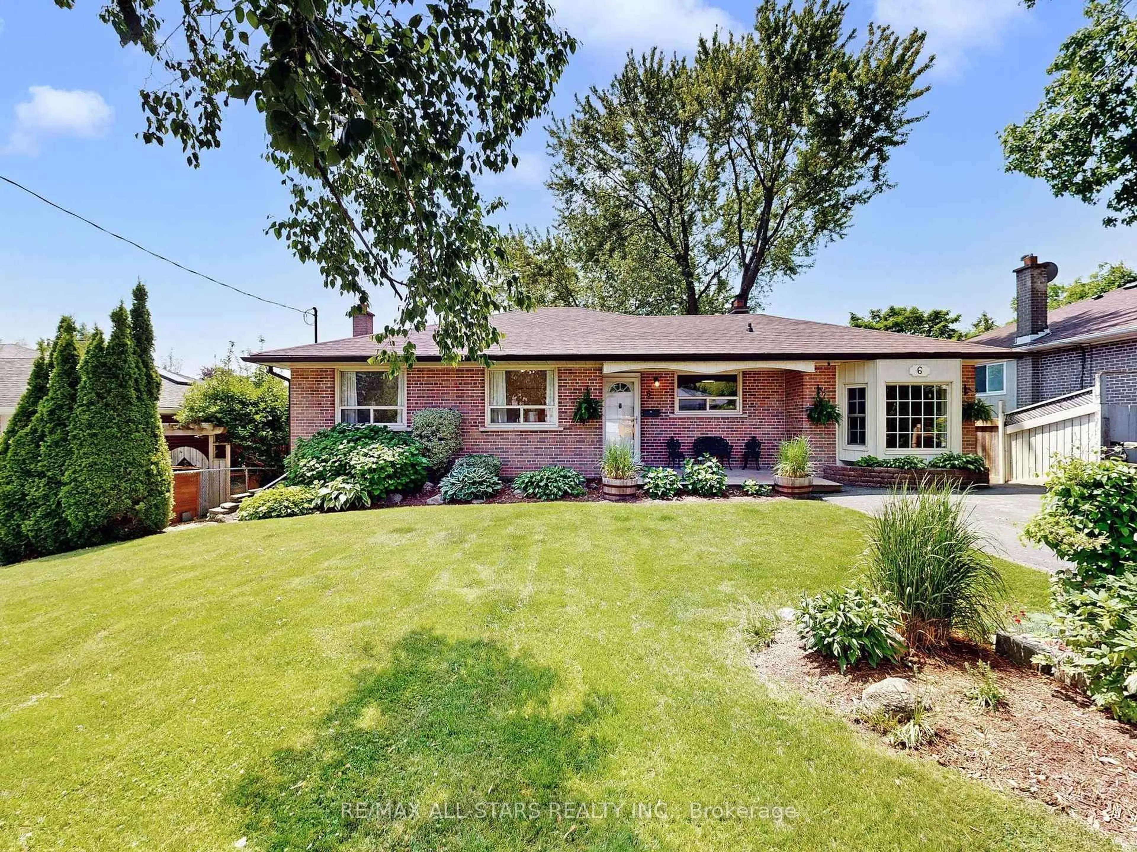 Home with brick exterior material, street for 6 Lincoln Green Dr, Markham Ontario L3P 1R5