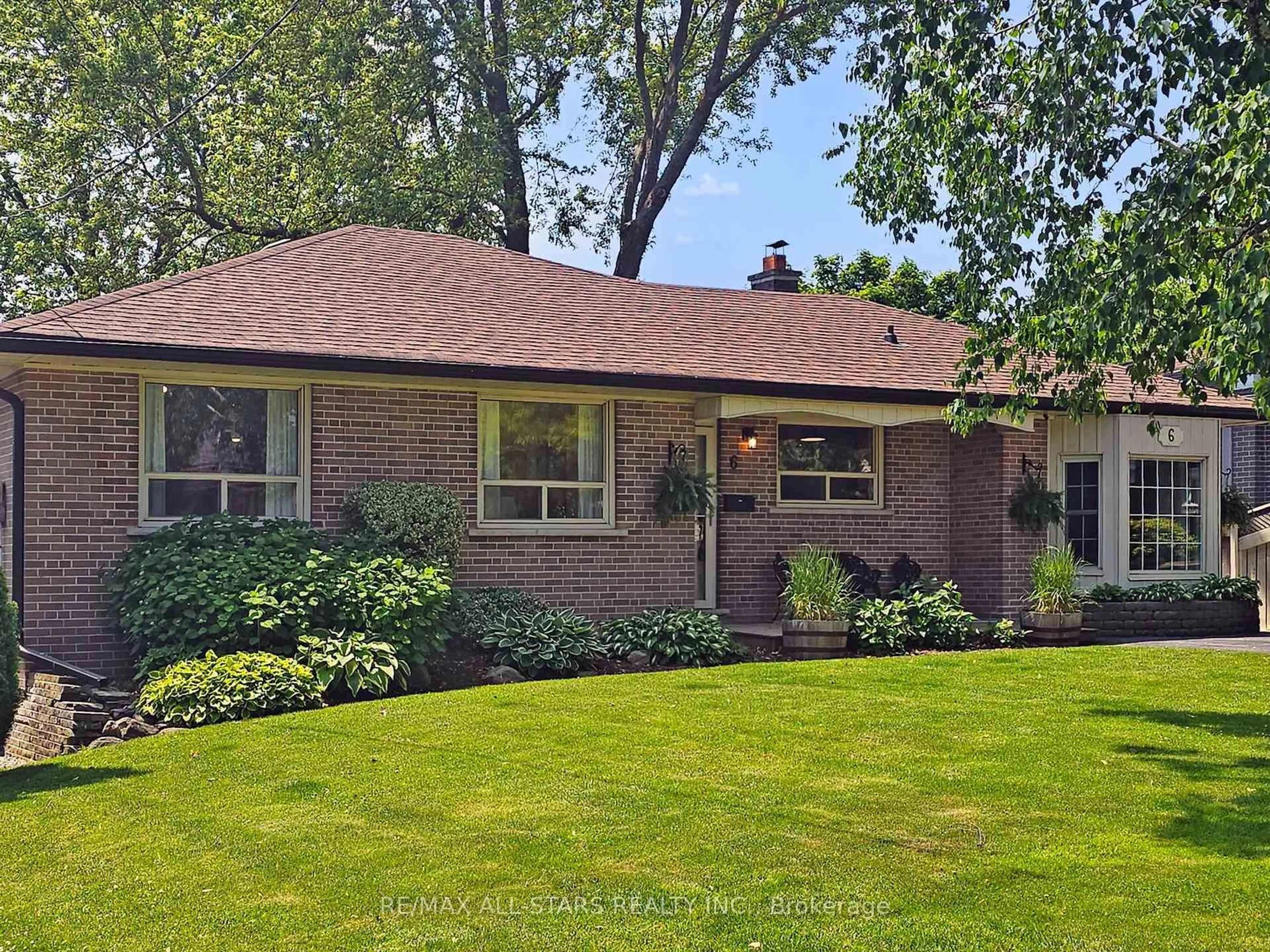 Home with brick exterior material, street for 6 Lincoln Green Dr, Markham Ontario L3P 1R5