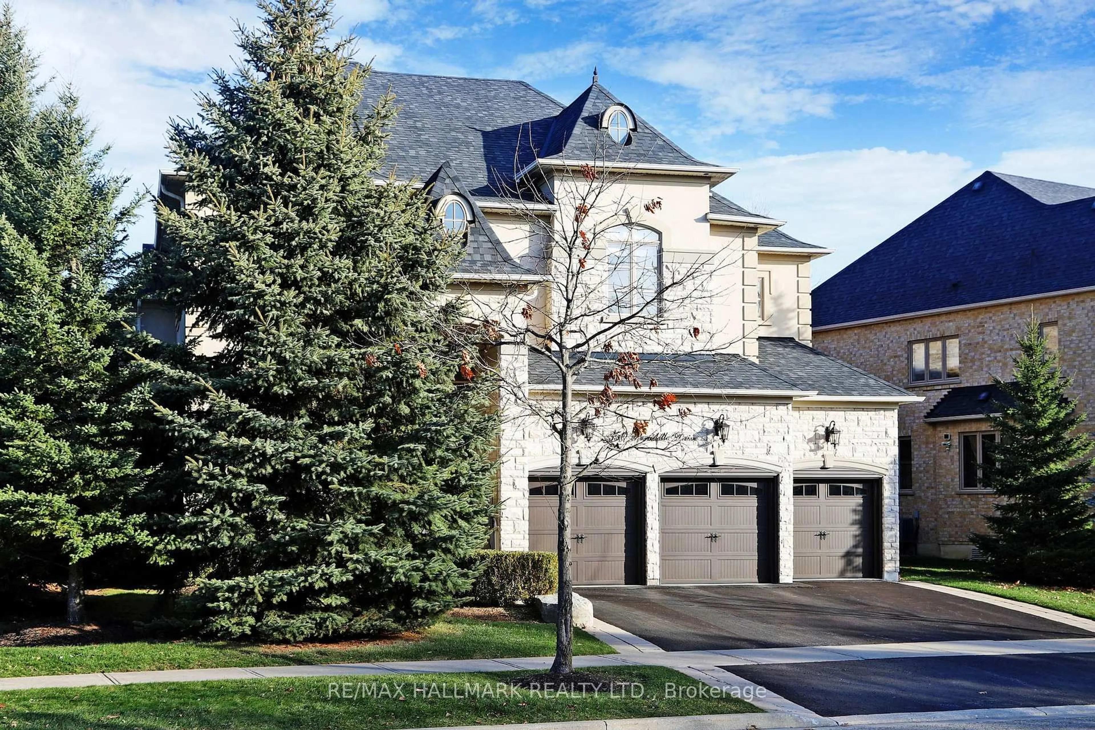 Home with brick exterior material, street for 350 Paradelle Dr, Richmond Hill Ontario L4E 4R6