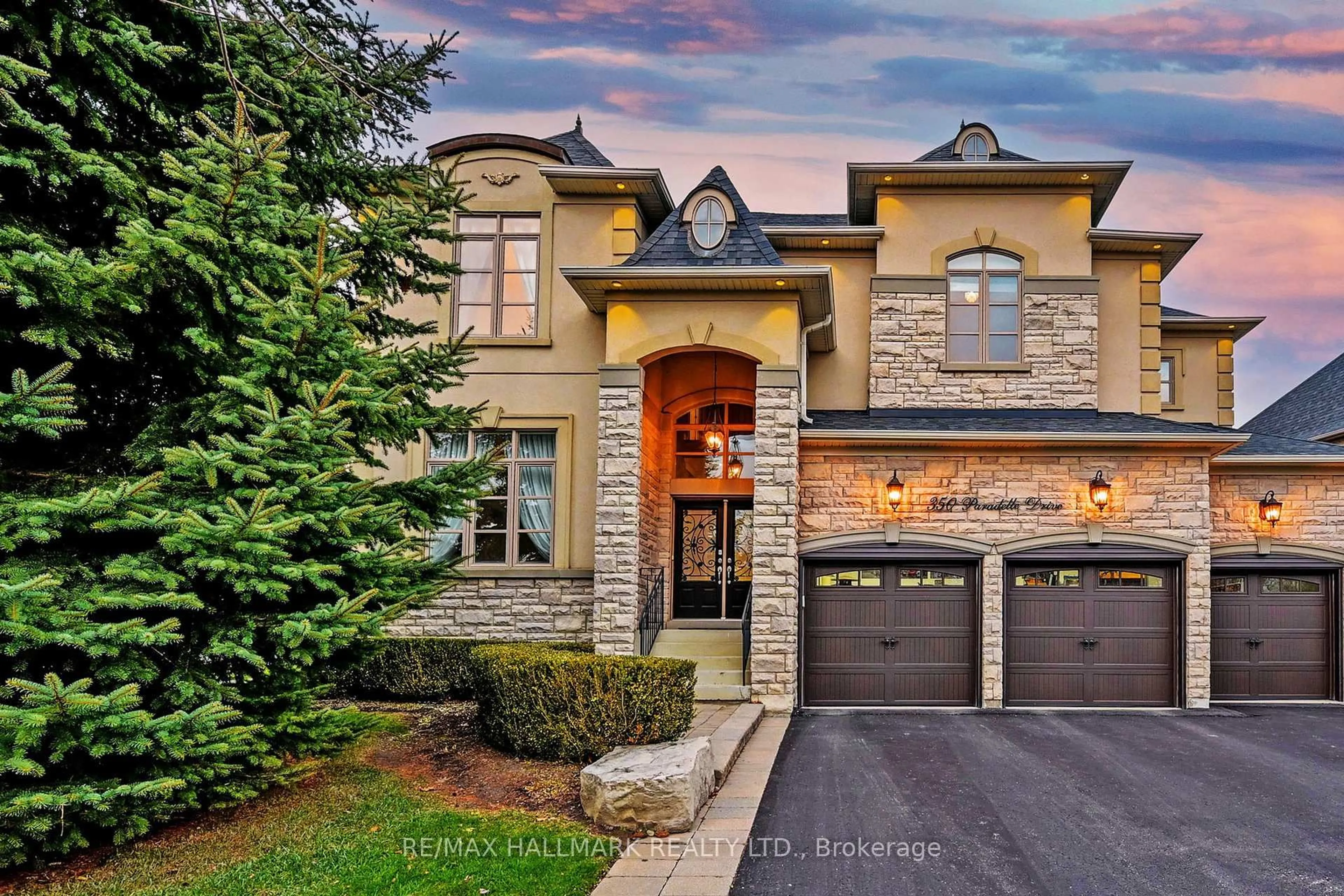 Home with brick exterior material, street for 350 Paradelle Dr, Richmond Hill Ontario L4E 4R6