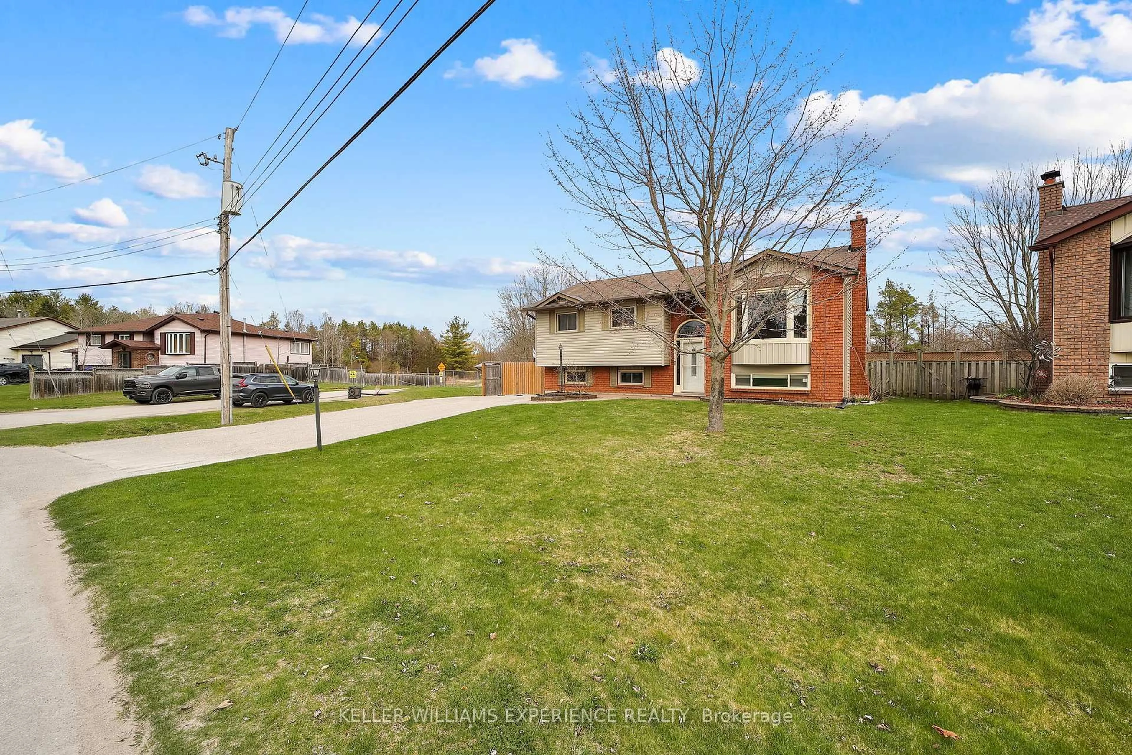 A pic from outside/outdoor area/front of a property/back of a property/a pic from drone, street for 52 ROTH St, Essa Ontario L3W 0G7