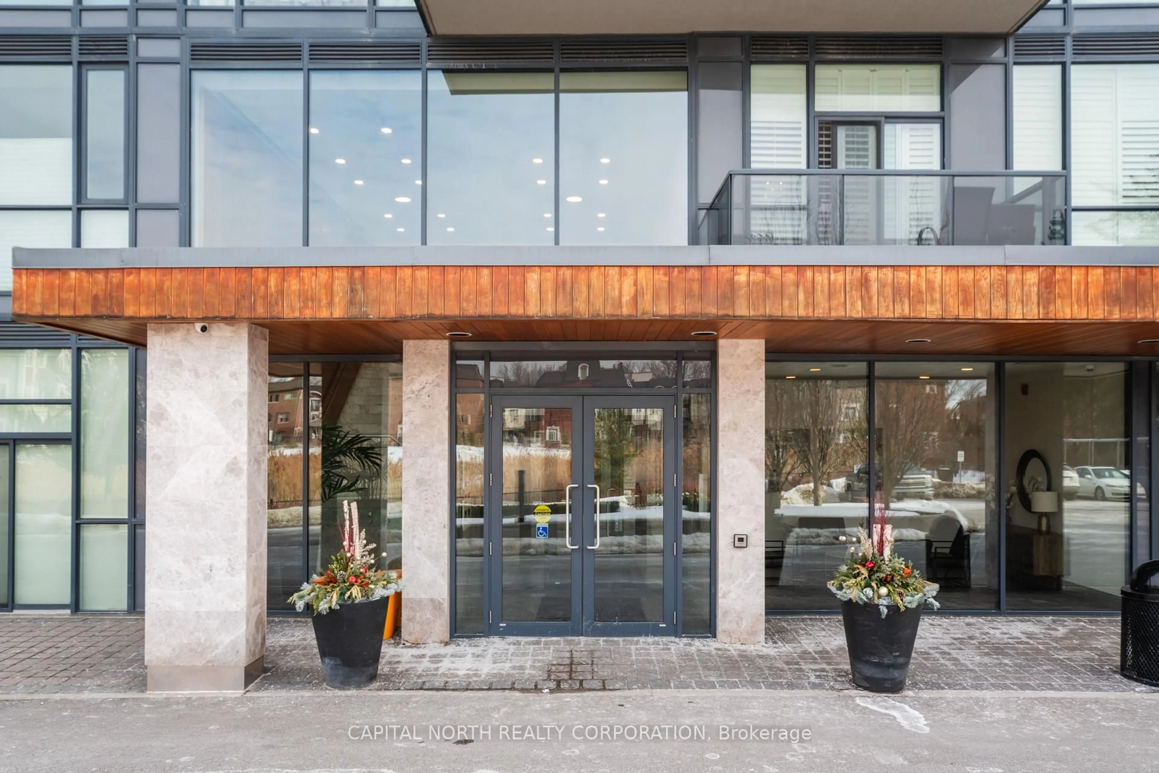 Indoor foyer for 4700 Highway 7 #309, Vaughan Ontario L4L 0B4