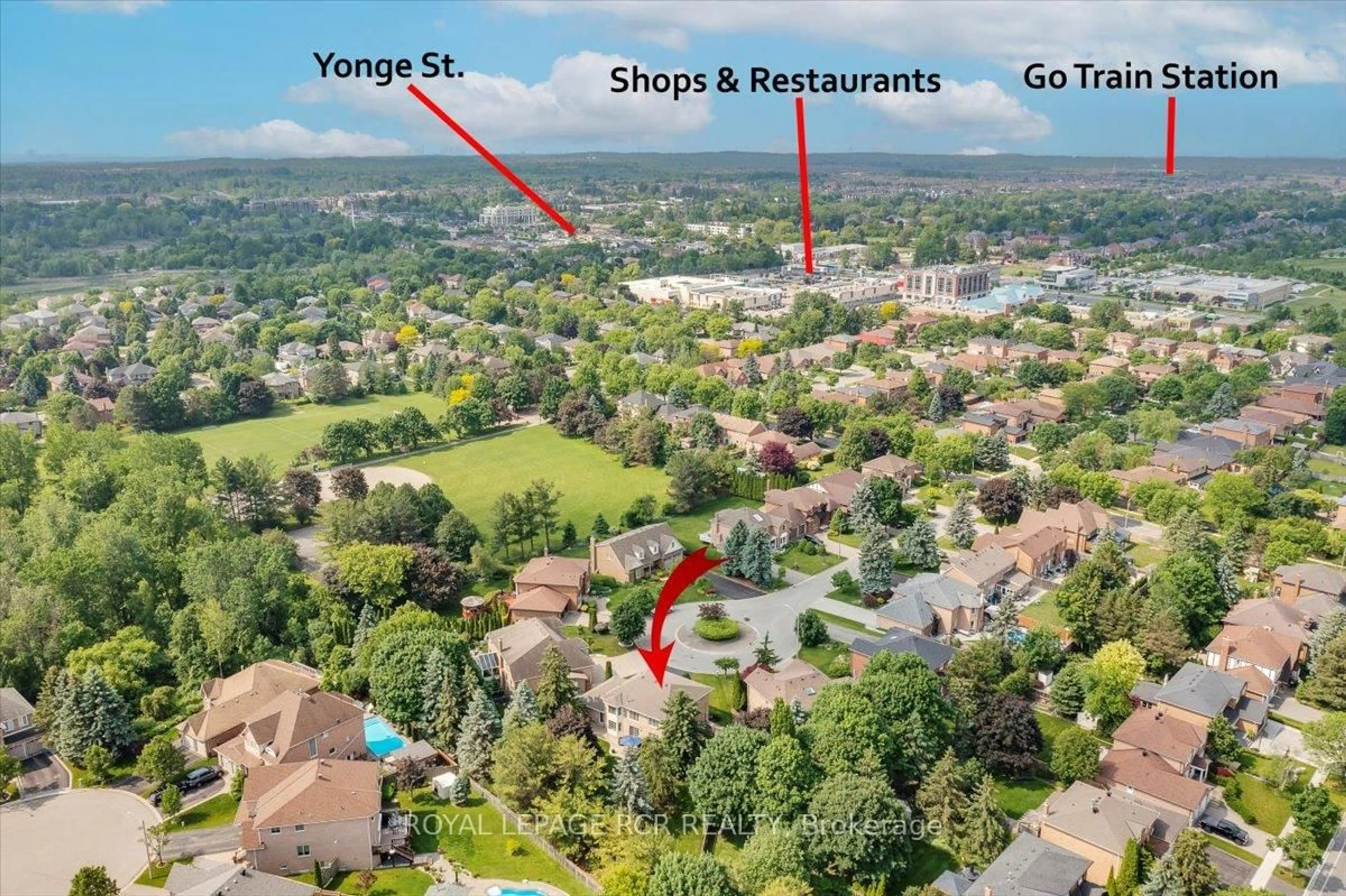 A pic from outside/outdoor area/front of a property/back of a property/a pic from drone, unknown for 14 Kennington Crt, Richmond Hill Ontario L4E 2R7