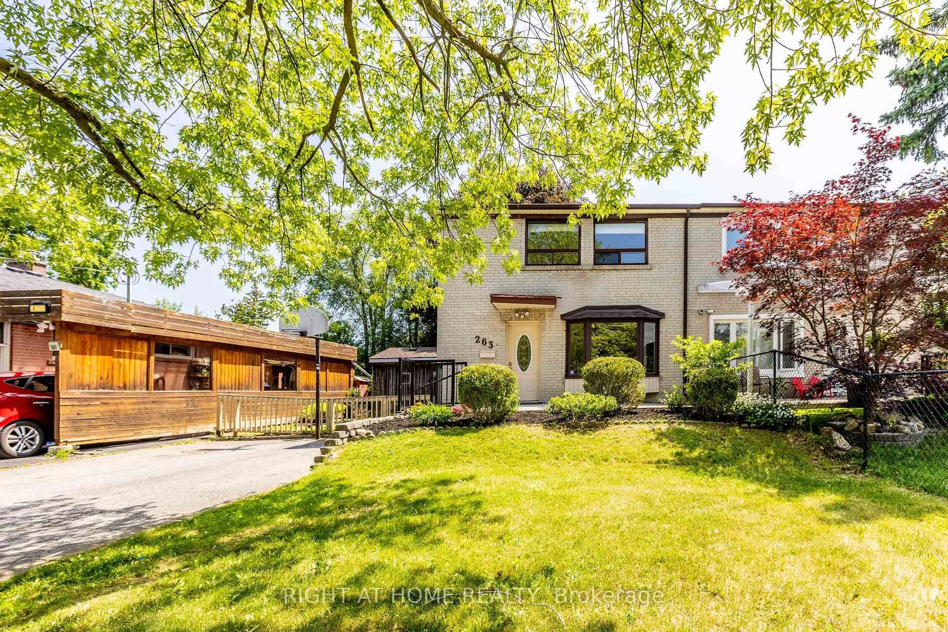 Home with brick exterior material, street for 263 Blue Grass Blvd, Richmond Hill Ontario L4C 3H1