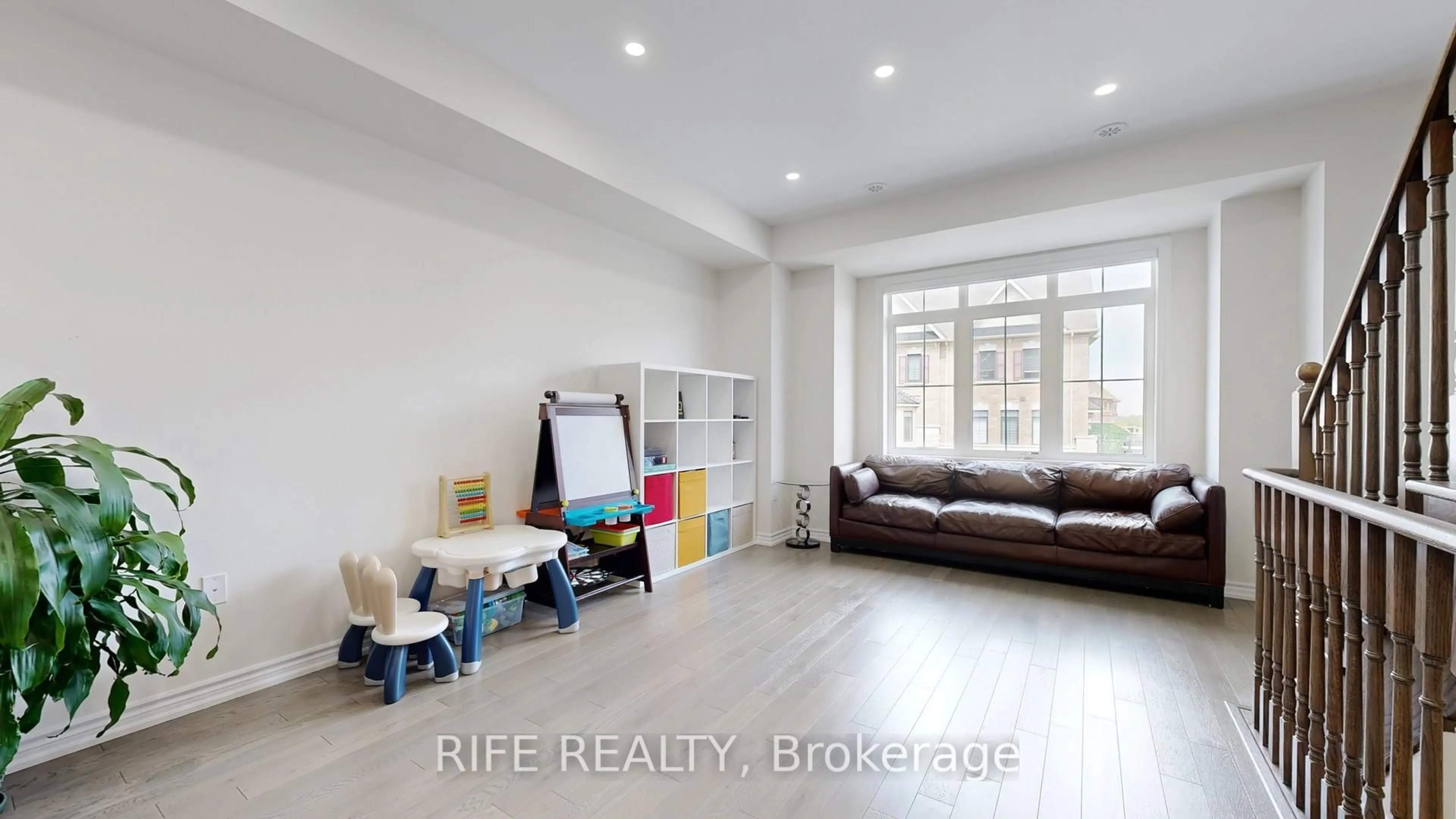 A pic of a room for 66 Mannar Dr, Markham Ontario L6C 0Z2