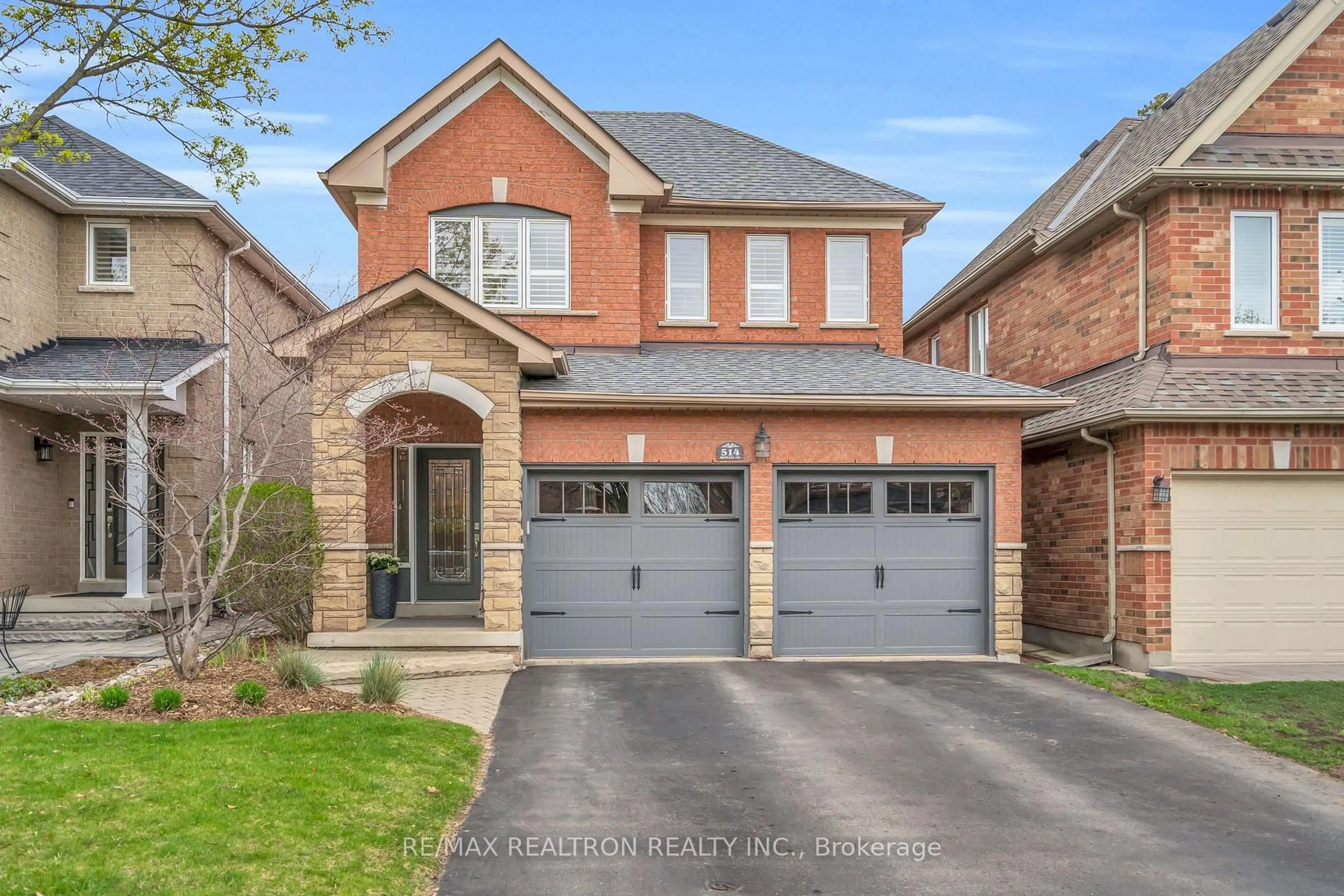 Home with brick exterior material, street for 514 Menczel Cres, Newmarket Ontario L3X 2P3