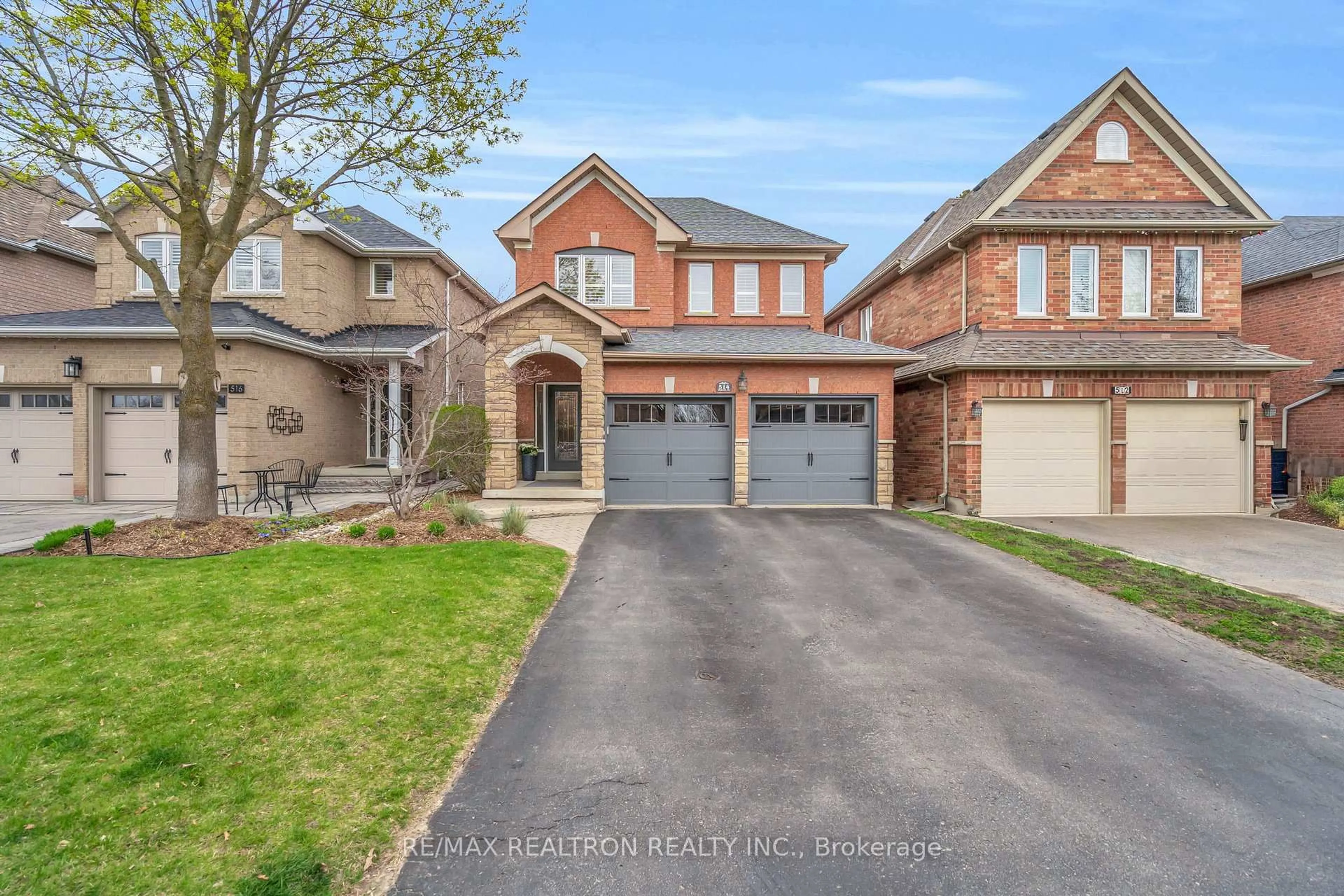 Home with brick exterior material, street for 514 Menczel Cres, Newmarket Ontario L3X 2P3