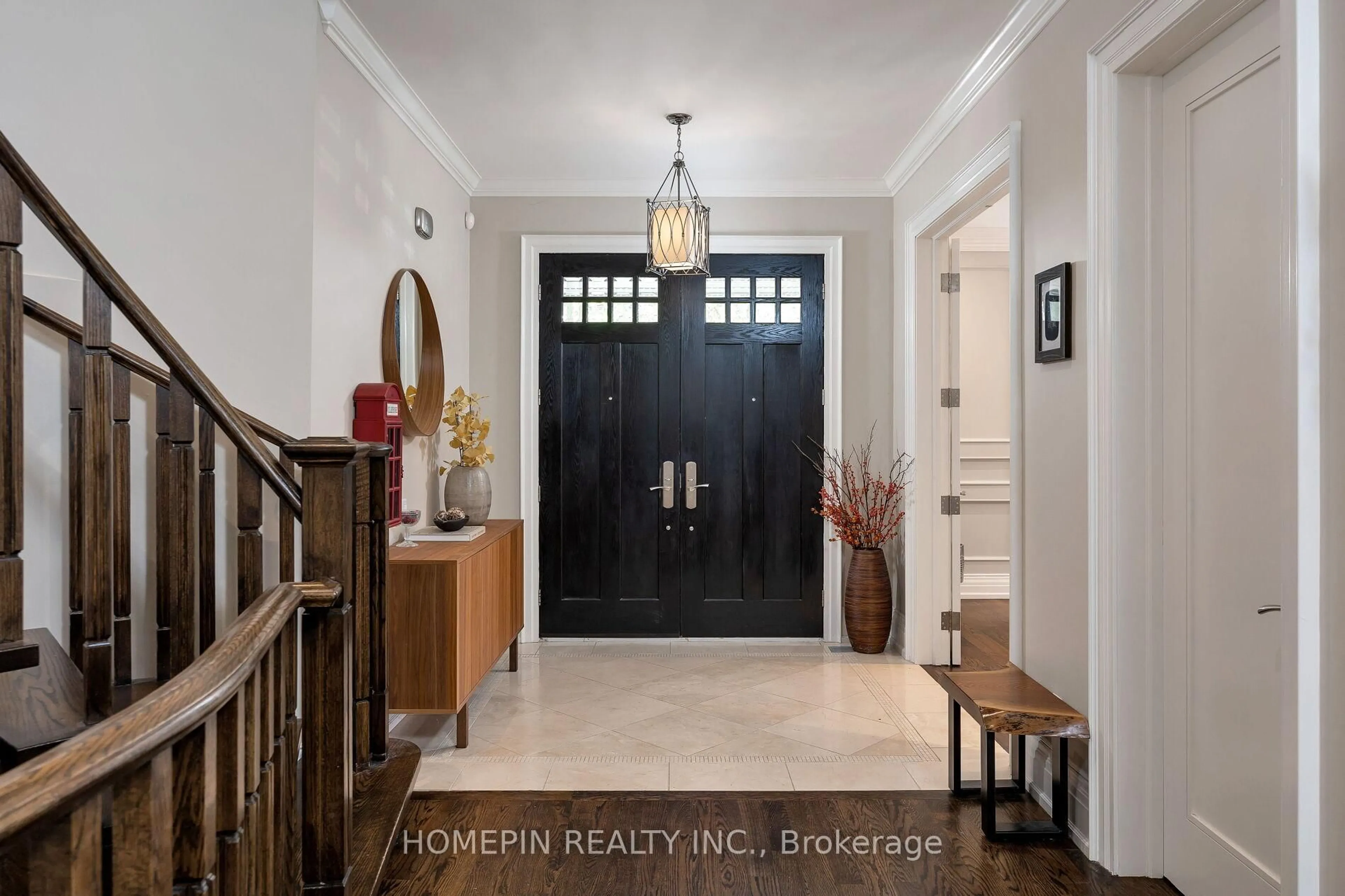 Indoor entryway for 5 Callahan Rd, Markham Ontario L3R 2K2