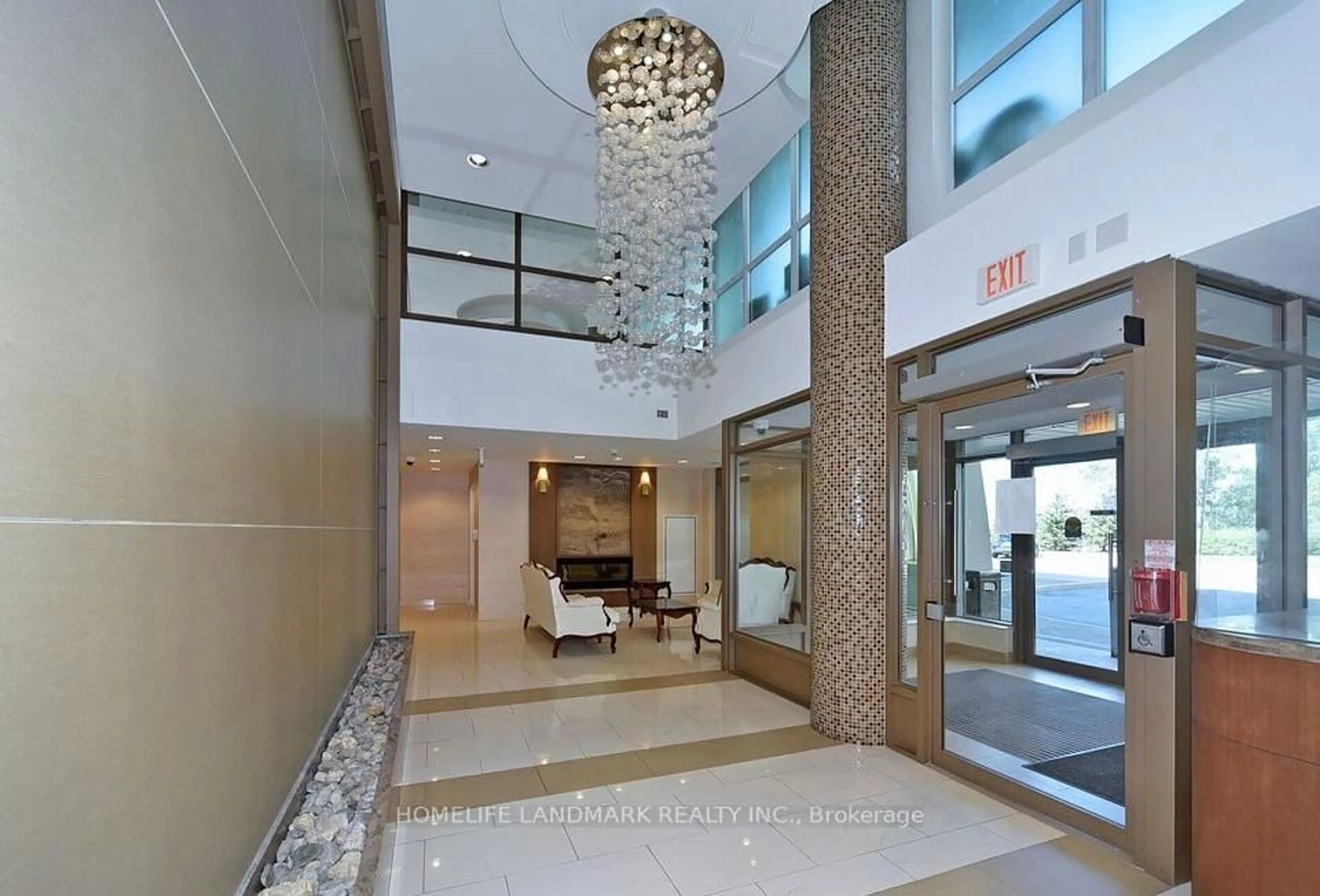 Indoor foyer for 75 Norman Bethune Ave #714, Richmond Hill Ontario L4B 0B6