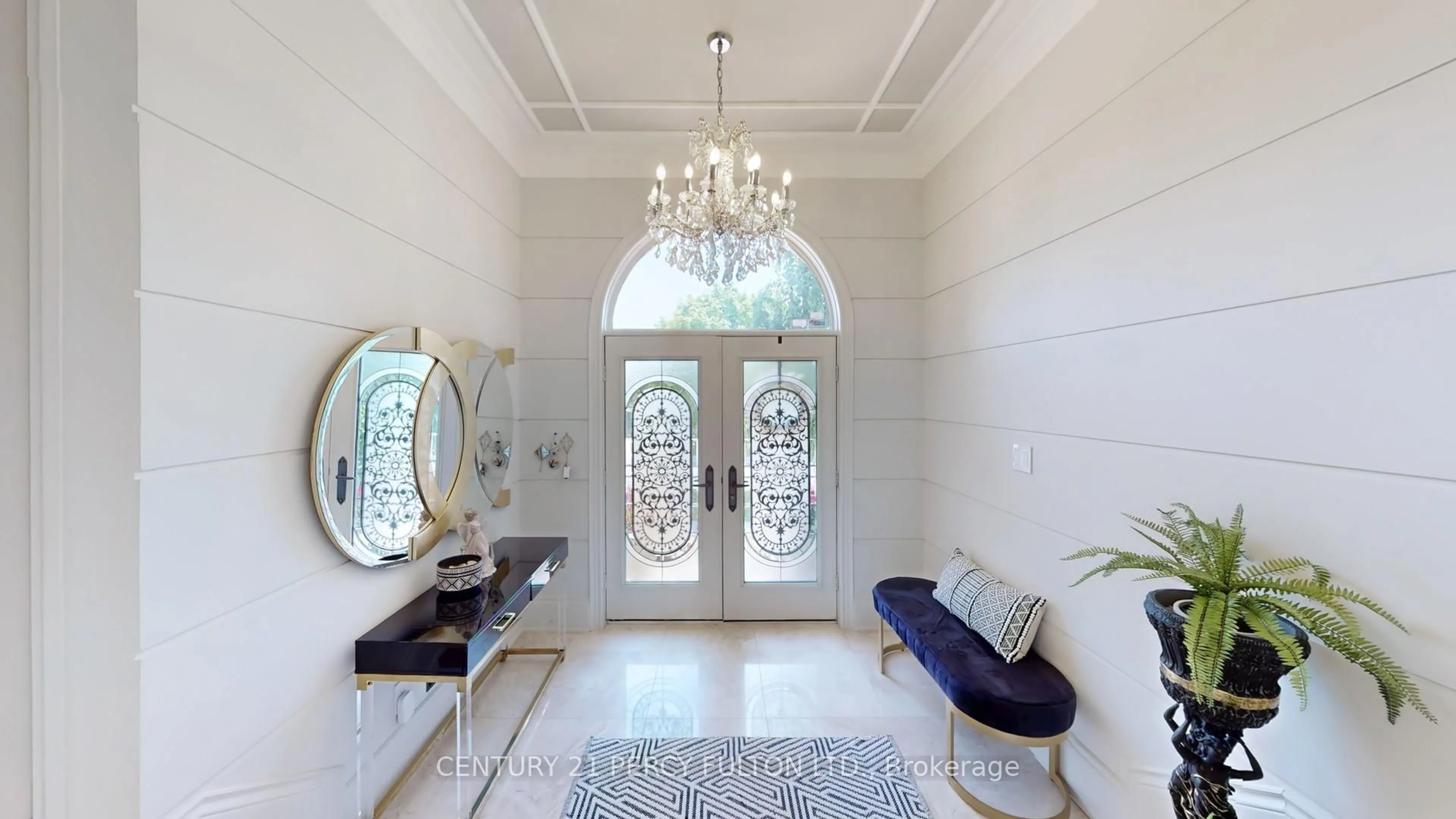 Indoor entryway for 207 Shaftsbury Ave, Richmond Hill Ontario L4C 0E8