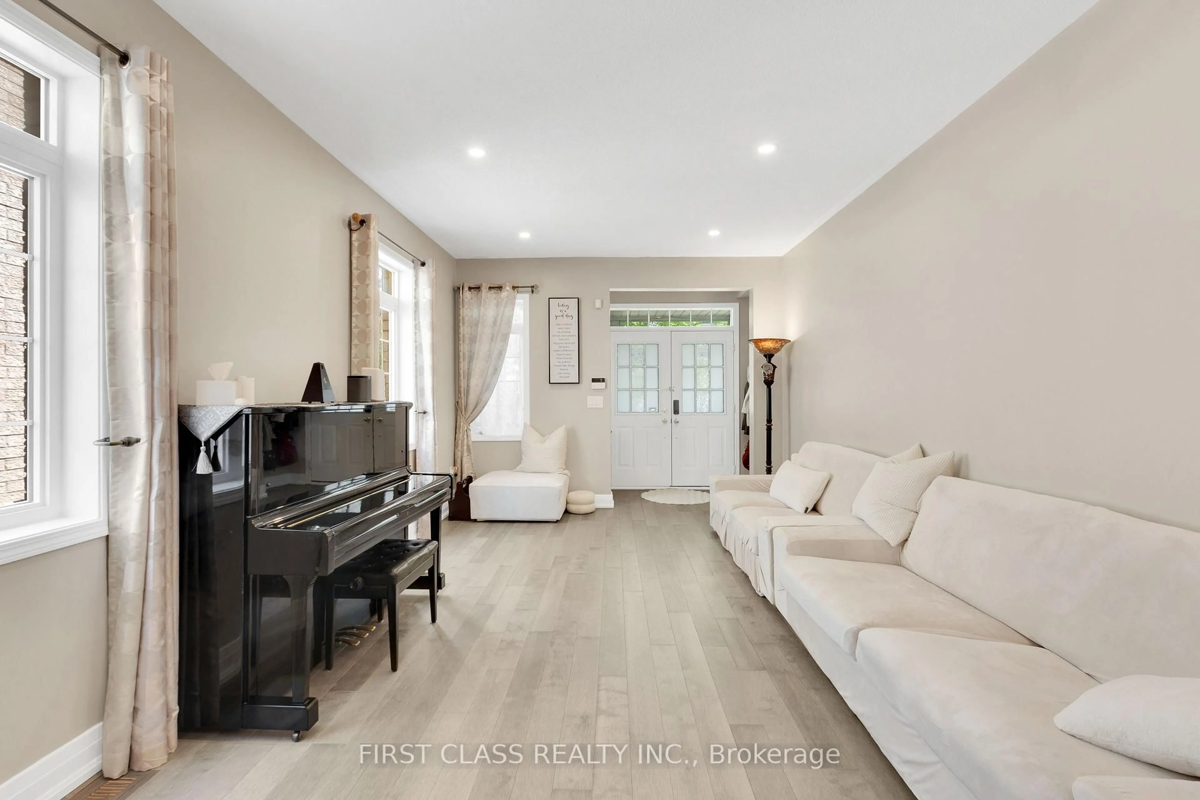 Living room with furniture, unknown for 12 Charles Sturdy Rd, Markham Ontario L6C 3A8