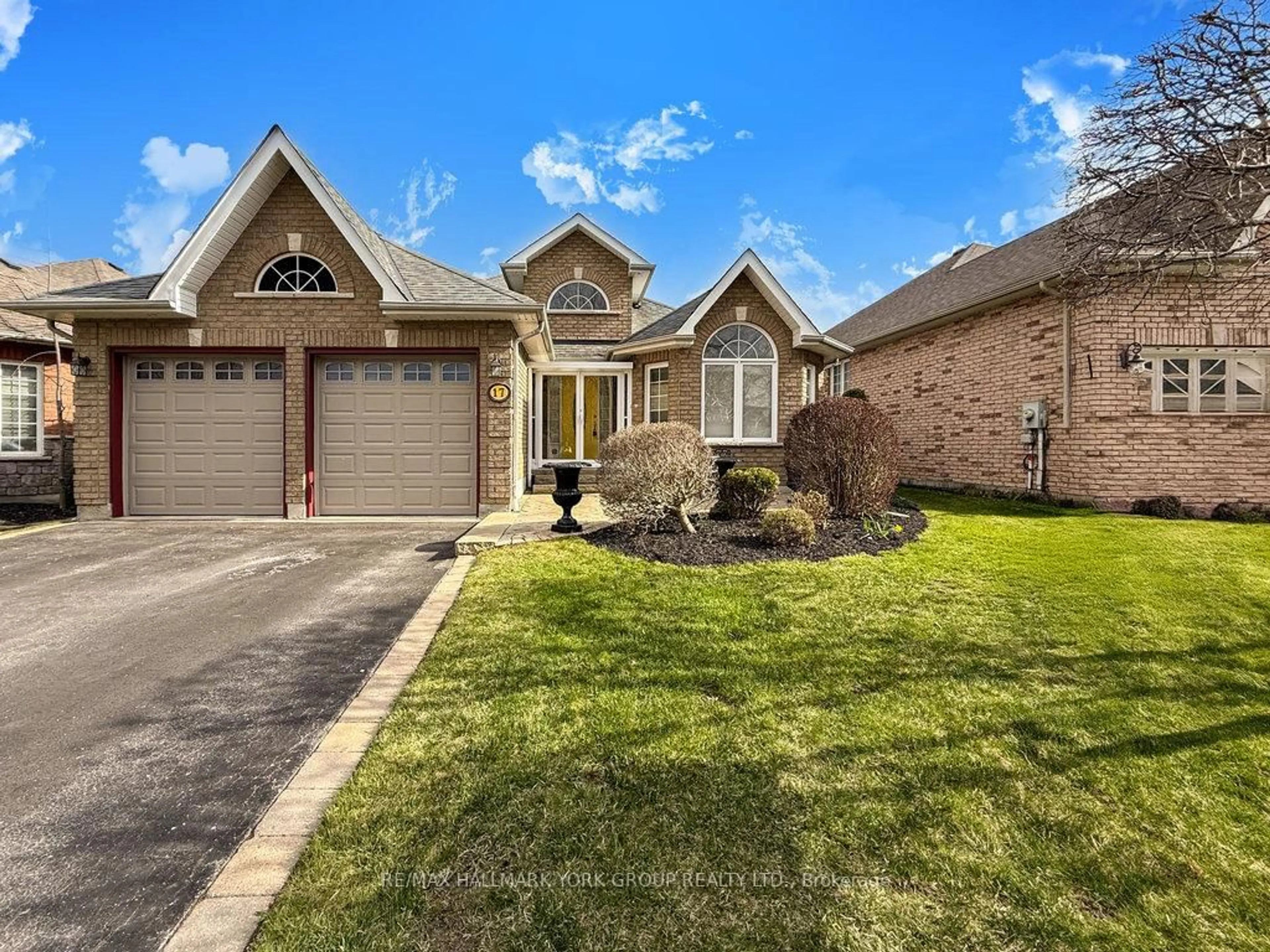 Home with brick exterior material, street for 17 Ivygreen Rd, Georgina Ontario L4P 4B7