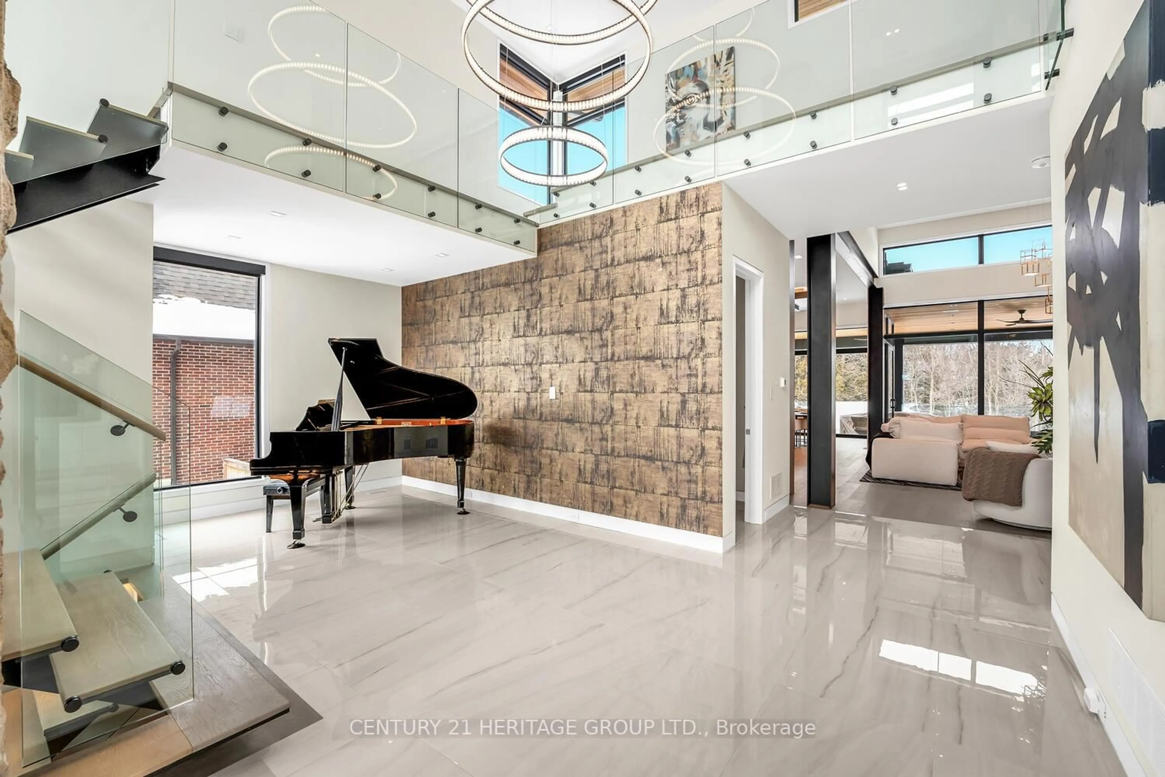 Indoor foyer for 52 Norman Dr, King Ontario L7B 1J2