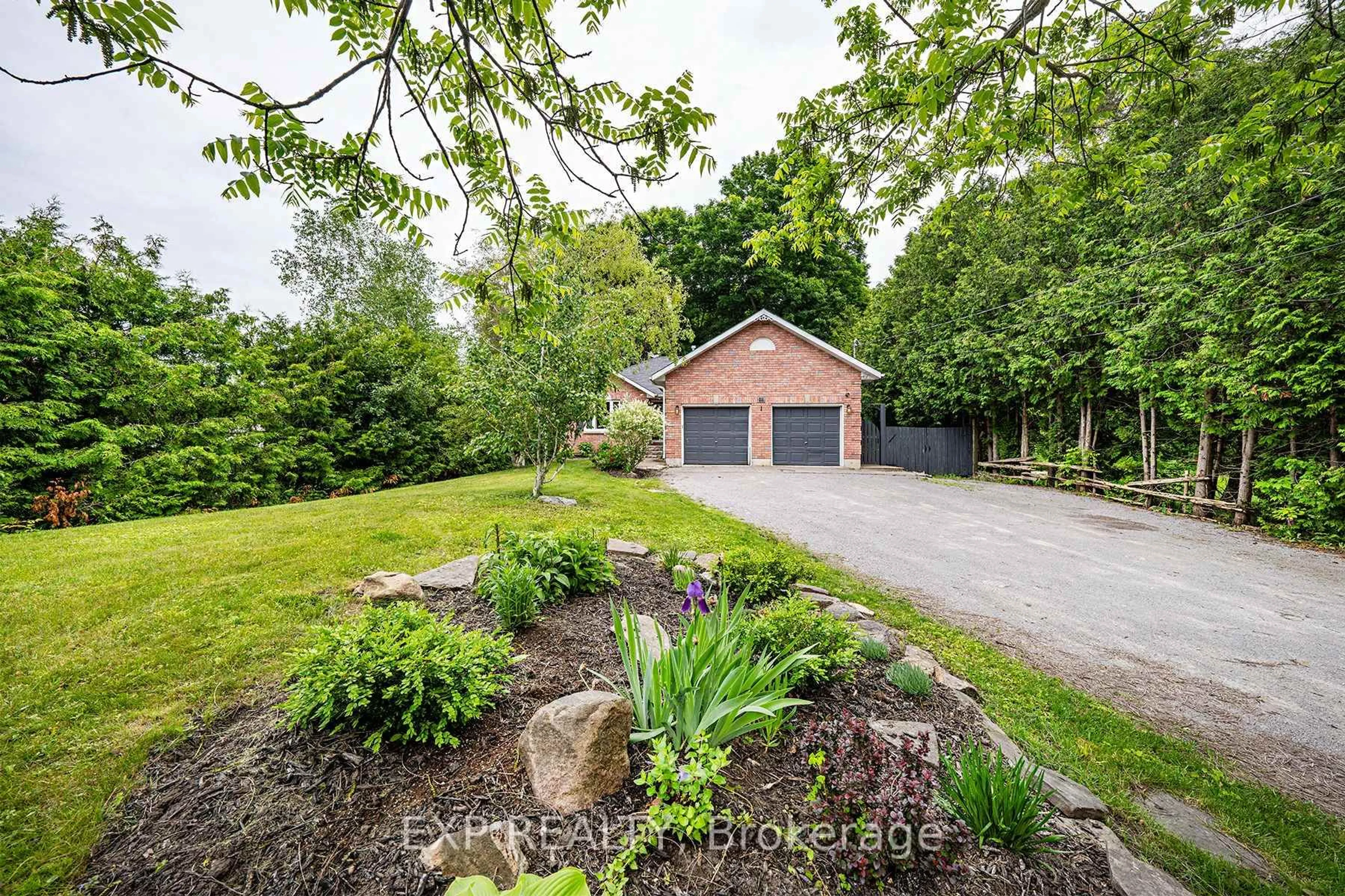 A pic from outside/outdoor area/front of a property/back of a property/a pic from drone, water/lake/river/ocean view for 35 Alexander Blvd, Georgina Ontario L0E 1L0