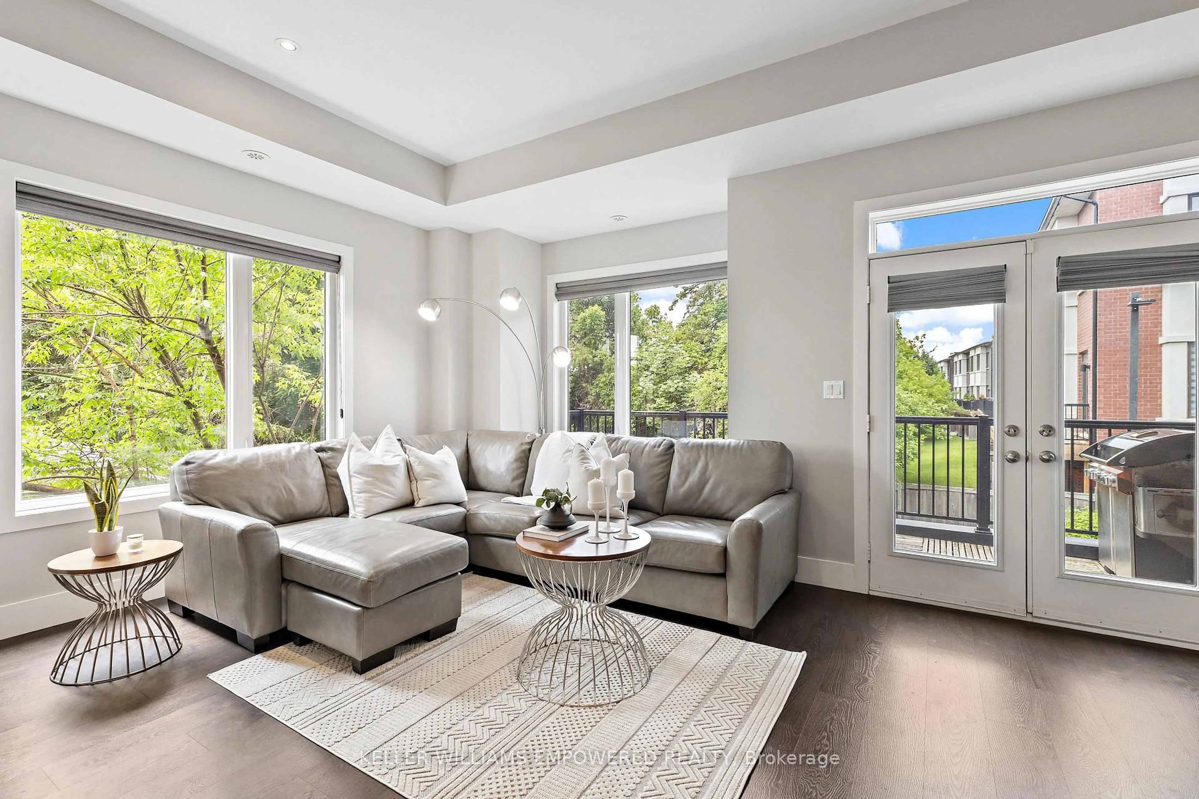 Living room with furniture, unknown for 10558 Bayview Ave, Richmond Hill Ontario L4C 0Z8