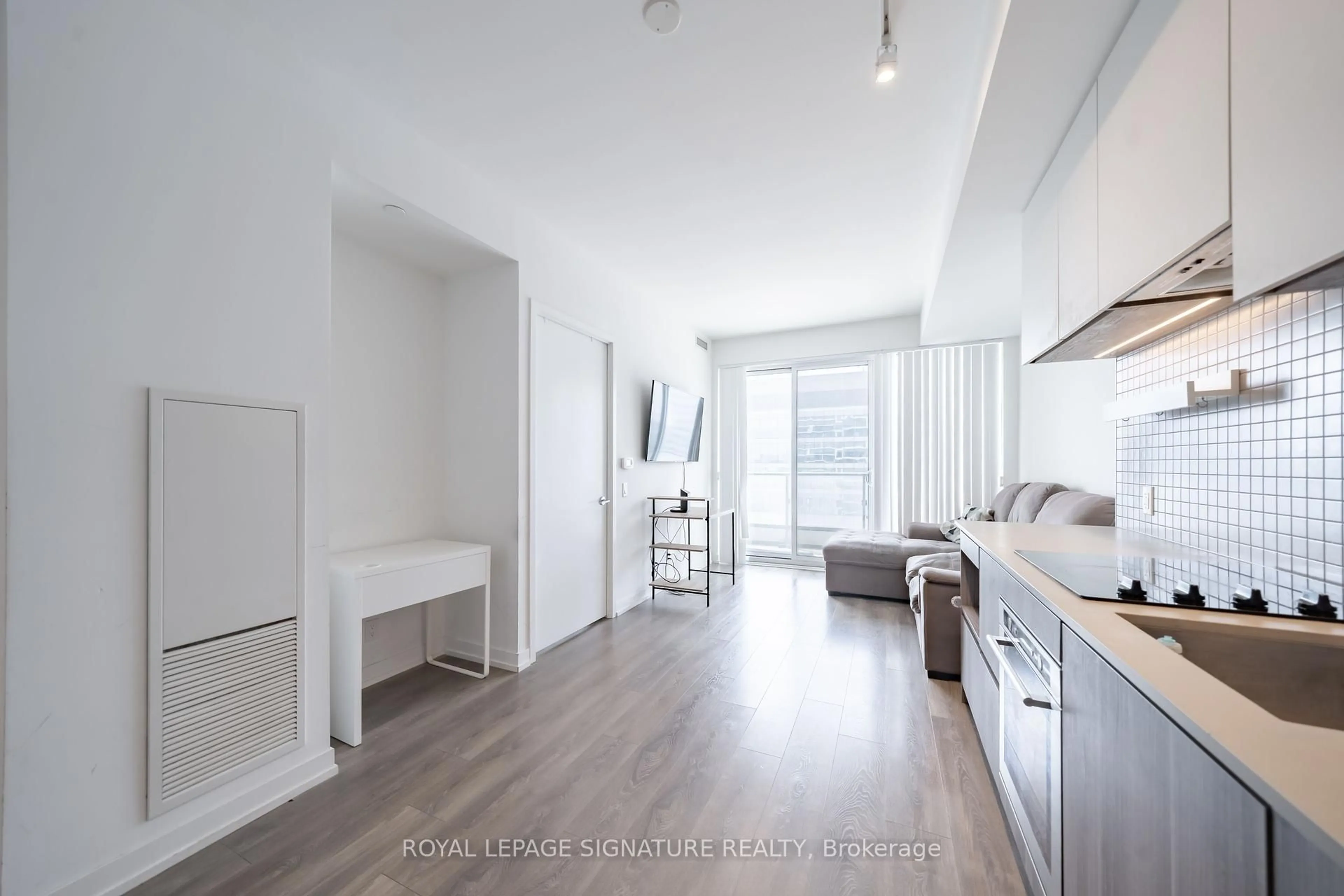 A pic of a room for 5 Buttermill Ave #1005, Vaughan Ontario L4K 0J5