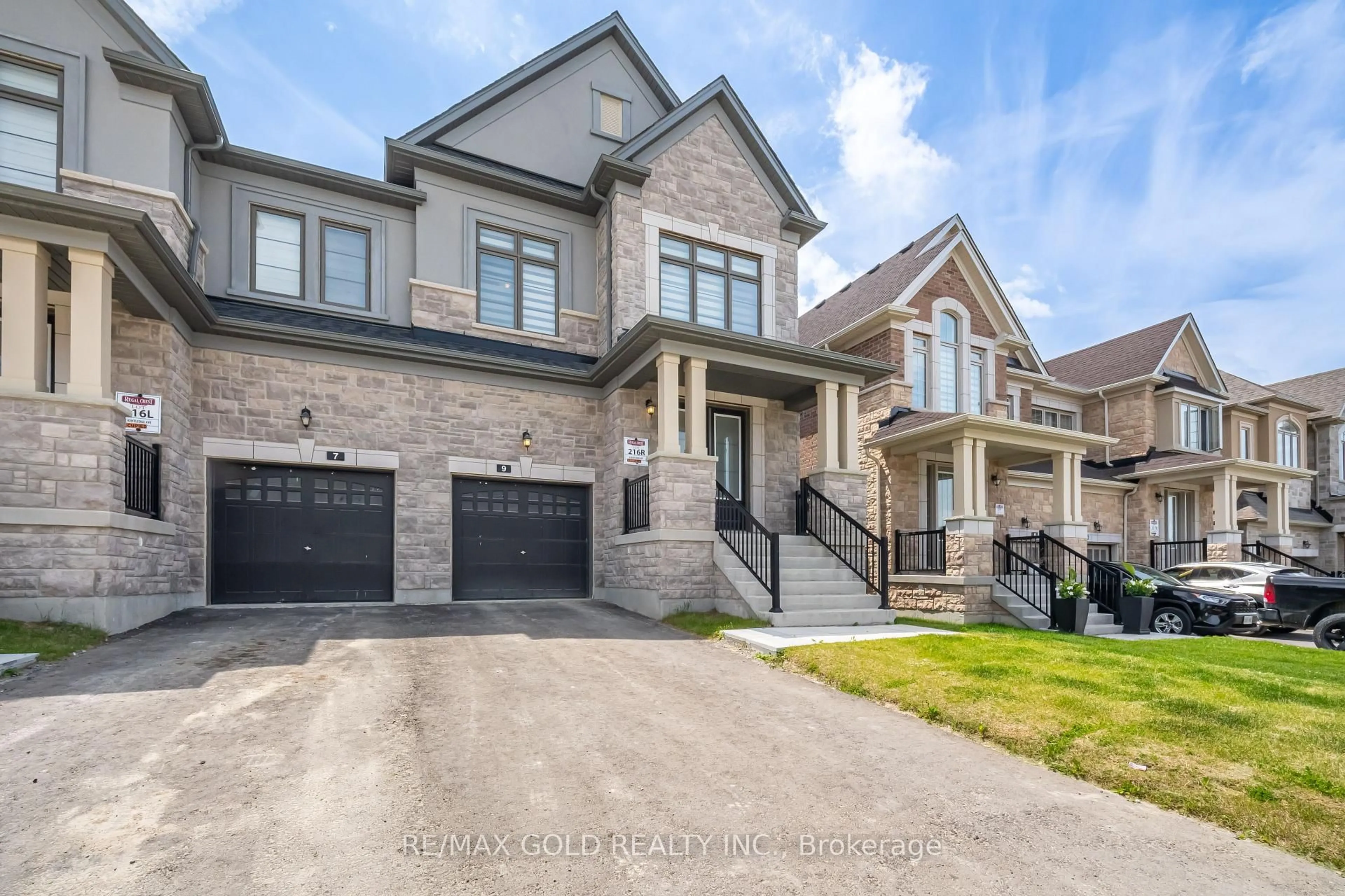 Home with brick exterior material, street for 9 Kentledge Ave, East Gwillimbury Ontario L9N 0W3