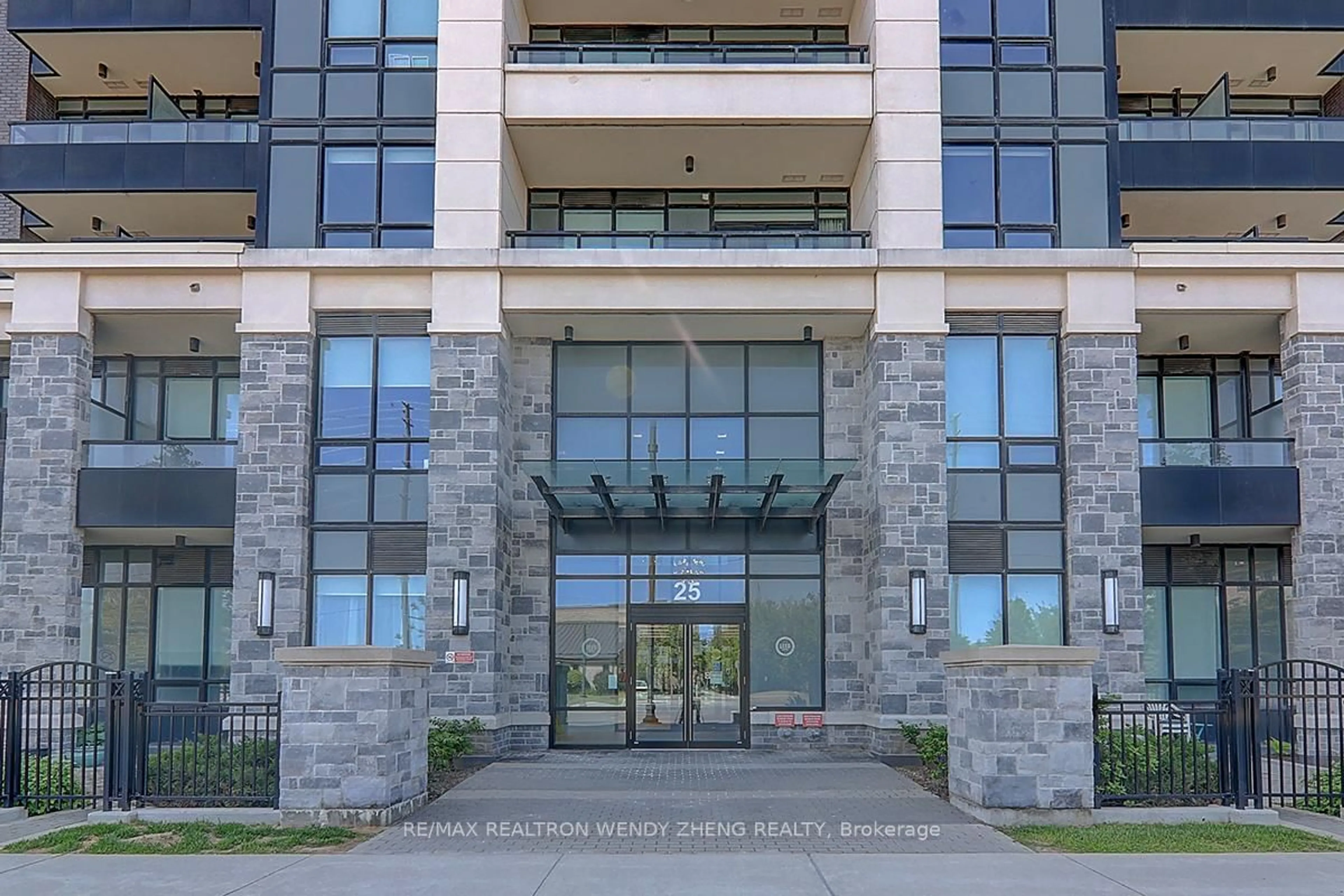 Indoor foyer for 25 Water Walk Dr #232, Markham Ontario L3R 1L5