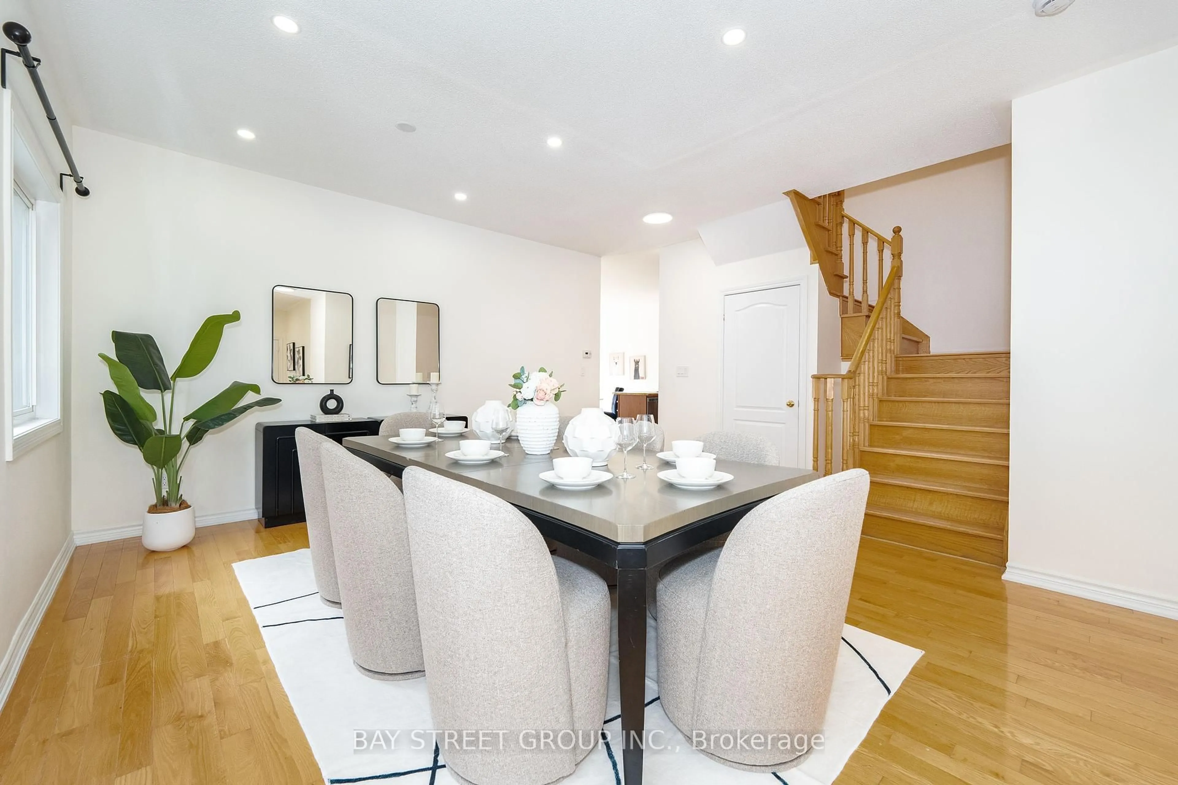 Dining room, wood/laminate floor for 243 Zokol Dr, Aurora Ontario L4G 0C2
