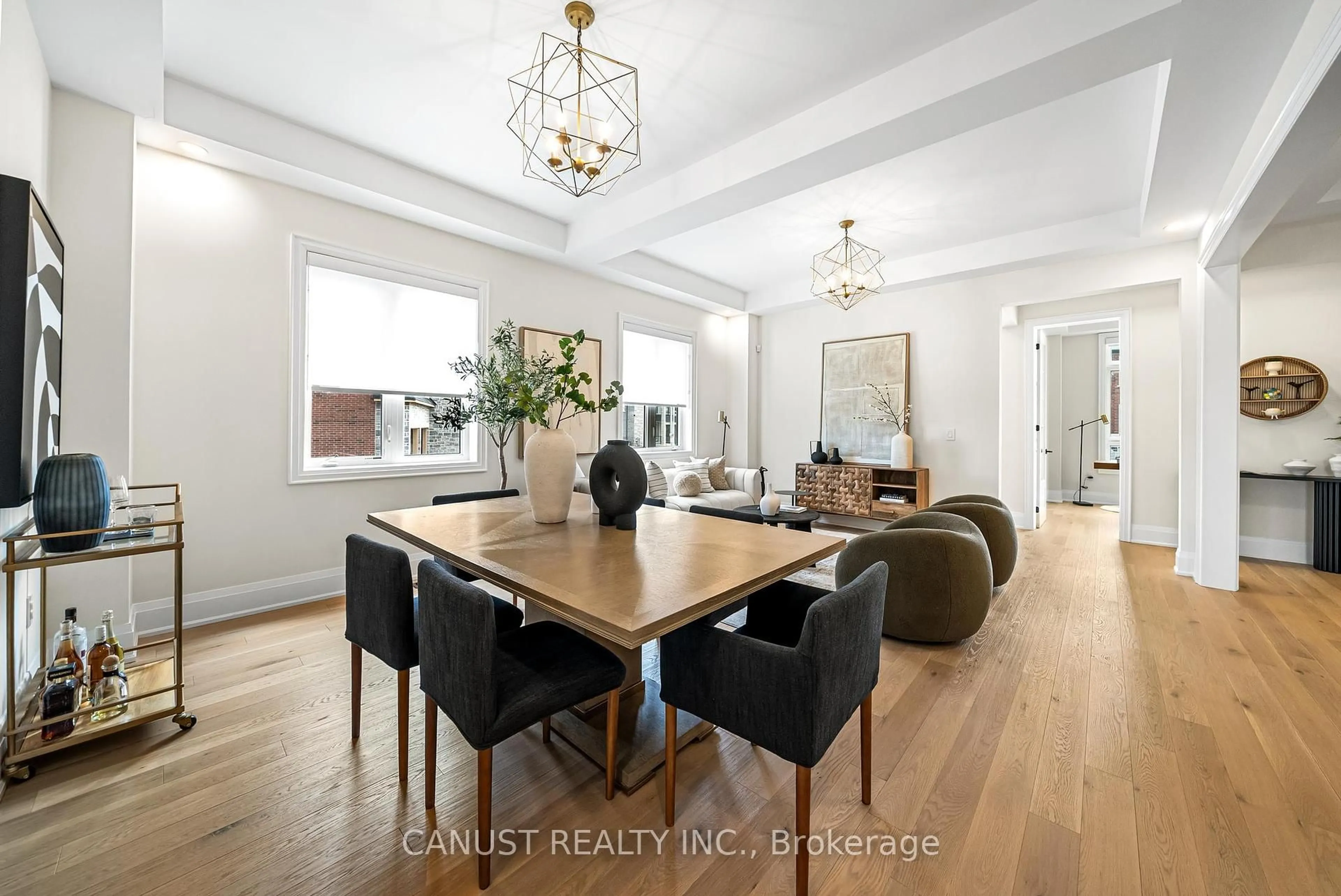 Dining room, wood/laminate floor for 29 Sweet Gale Cres, Richmond Hill Ontario L4E 1K1