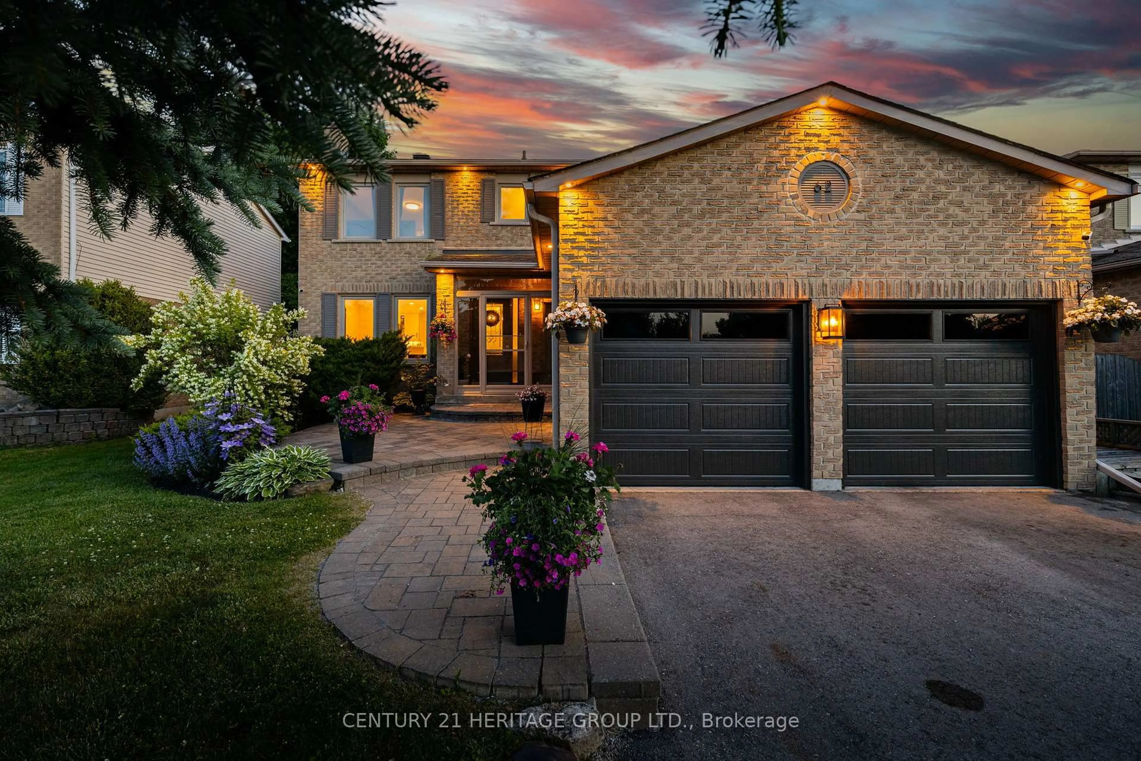 Home with brick exterior material, street for 62 Colony Trail Blvd, East Gwillimbury Ontario L9N 1C8