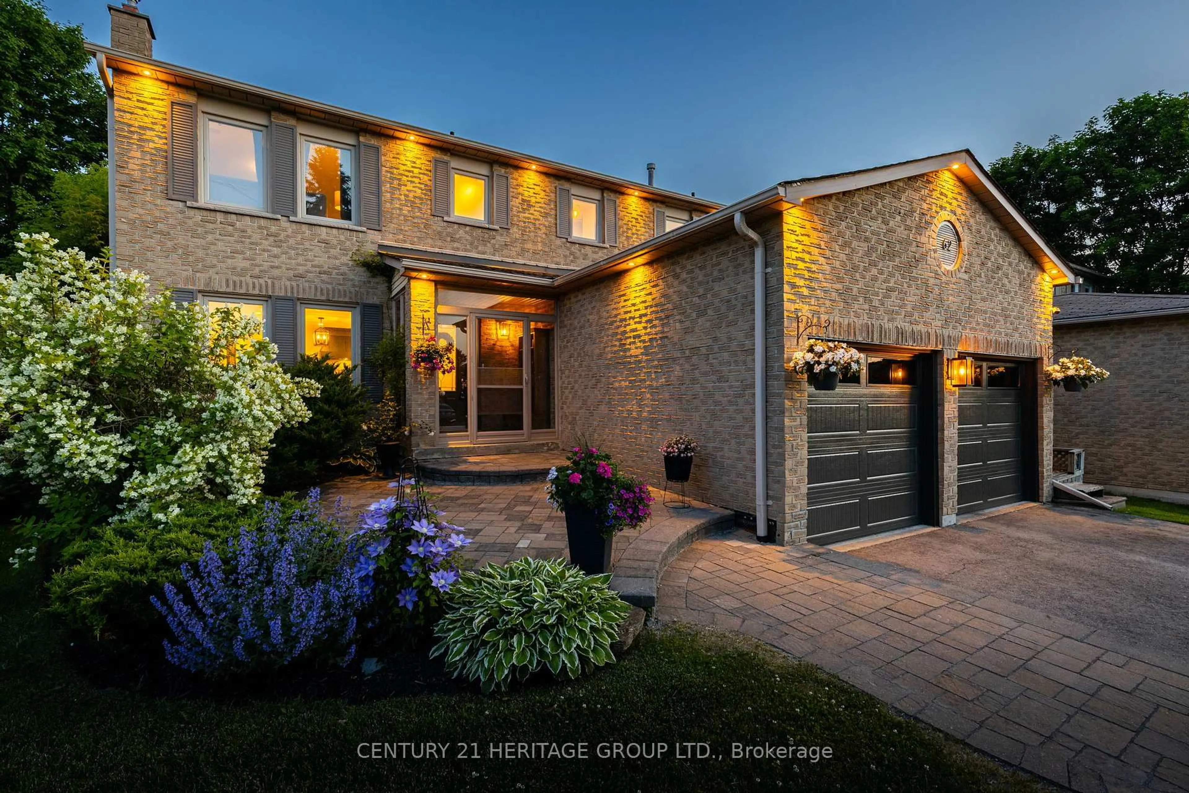 Home with brick exterior material, street for 62 Colony Trail Blvd, East Gwillimbury Ontario L9N 1C8