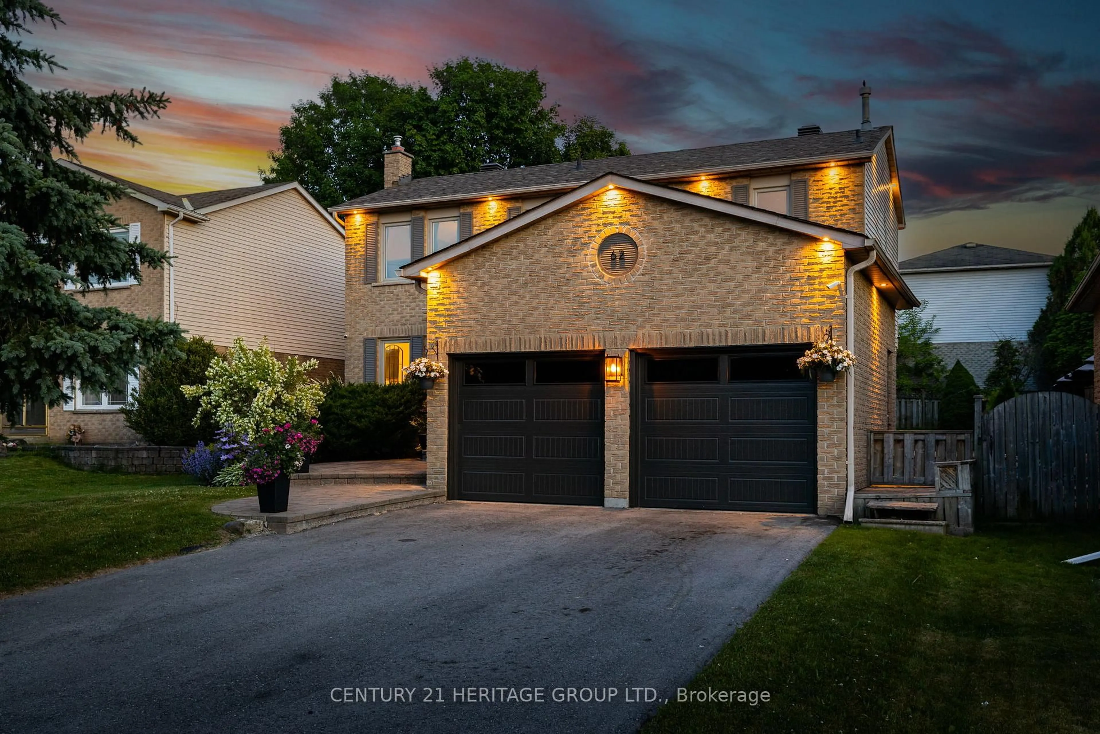 Home with brick exterior material, street for 62 Colony Trail Blvd, East Gwillimbury Ontario L9N 1C8