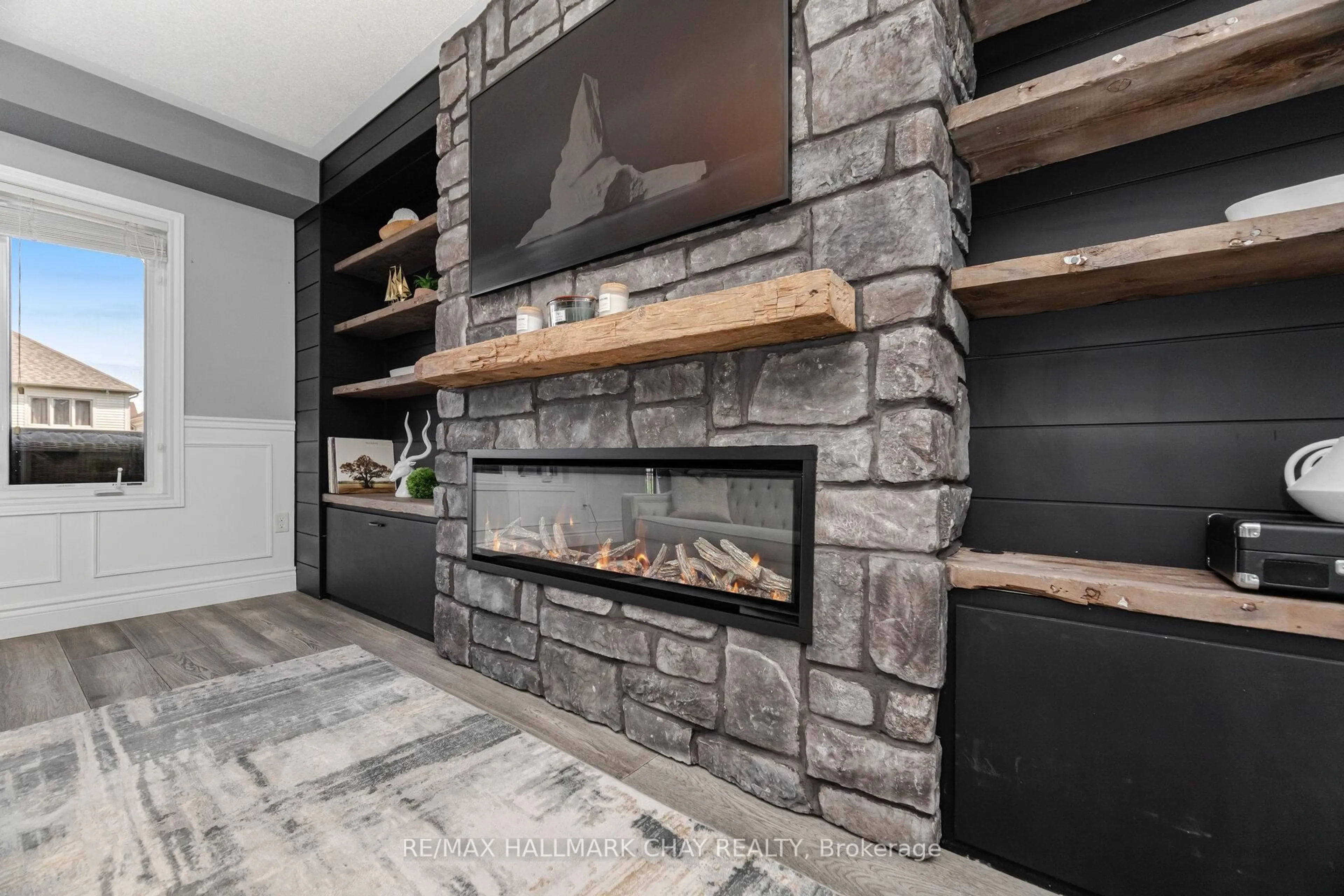 Home theater for 114 Cauthers Cres, New Tecumseth Ontario L9R 1L0