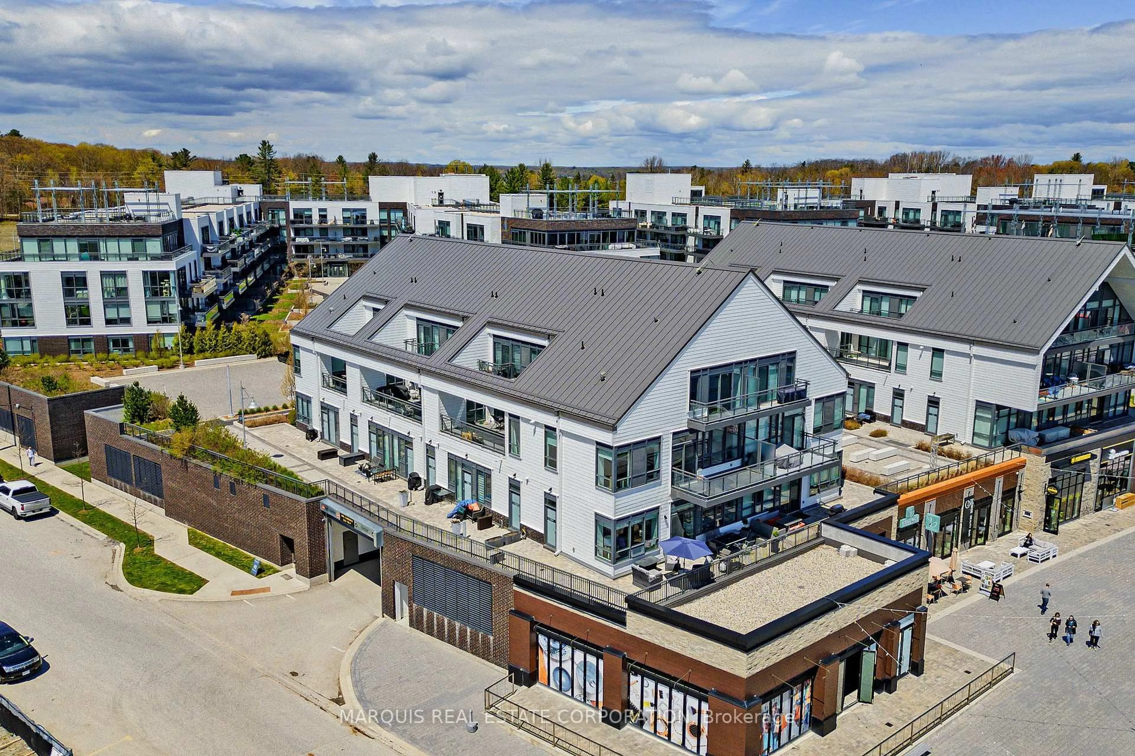 A pic from outside/outdoor area/front of a property/back of a property/a pic from drone, unknown for 331 Broward Way #144, Innisfil Ontario L9S 0M7