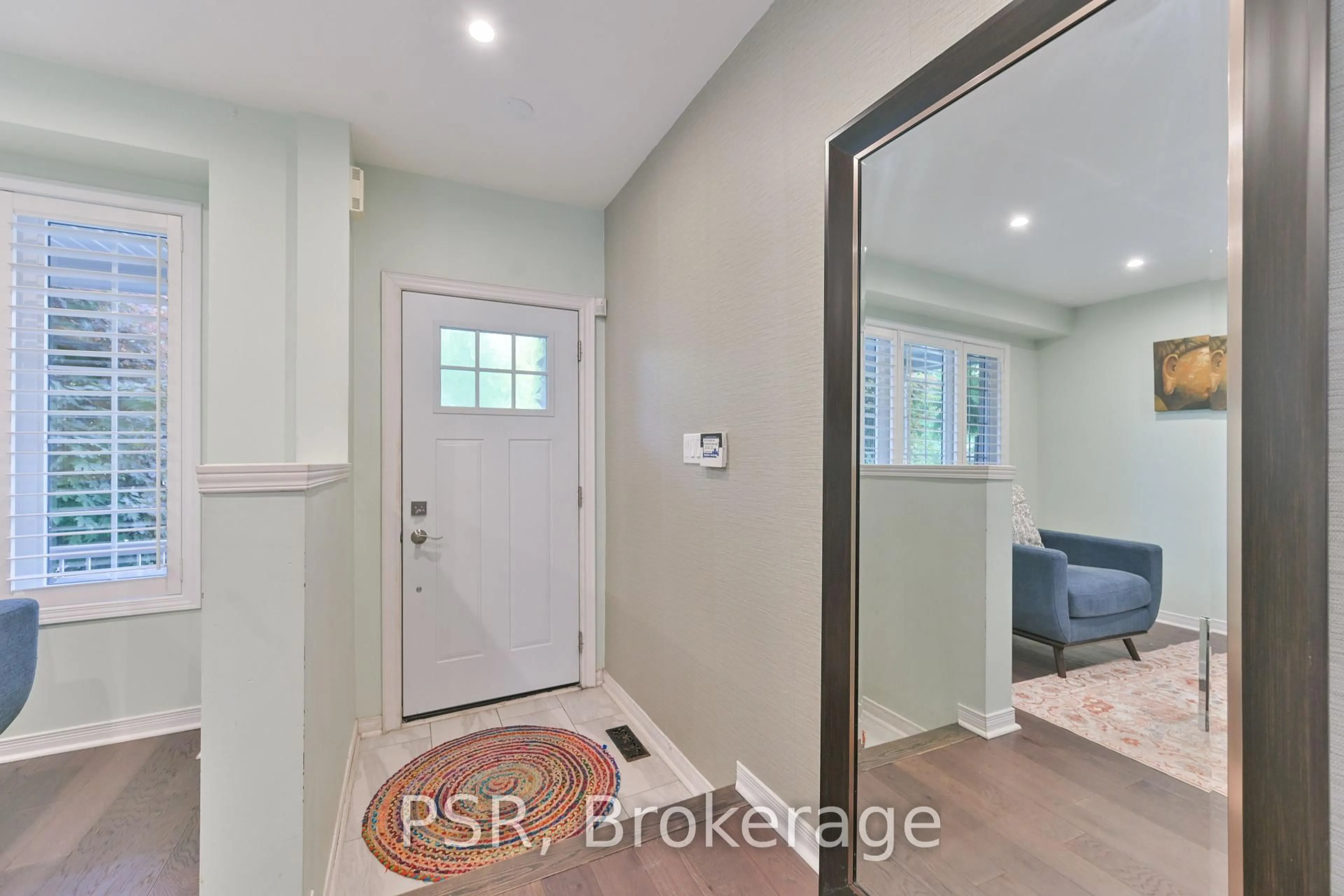 Indoor entryway for 35 Arundel Dr, Vaughan Ontario L4H 2E6