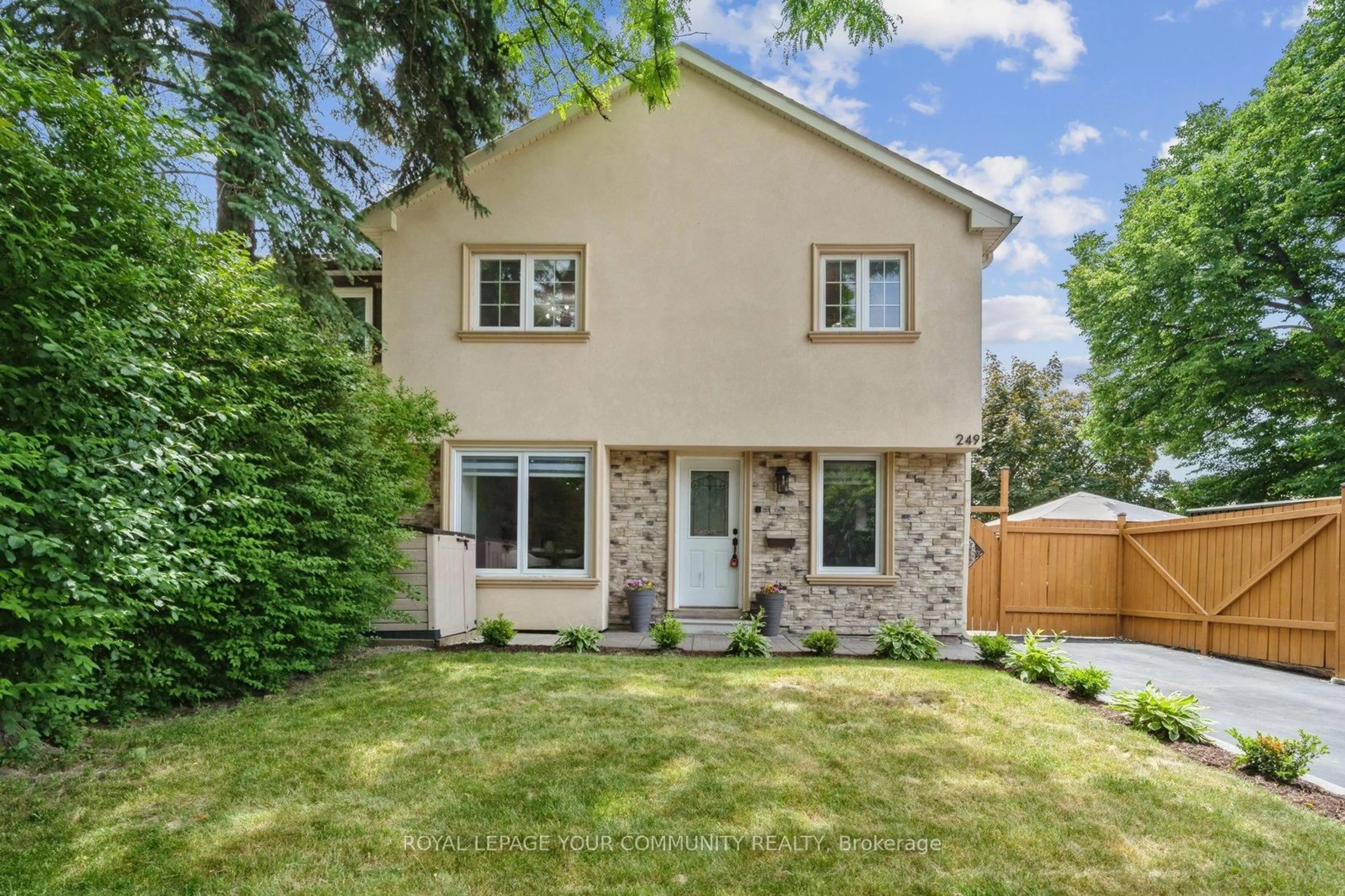 Home with brick exterior material, street for 249 Weldrick Rd, Richmond Hill Ontario L4C 5J2