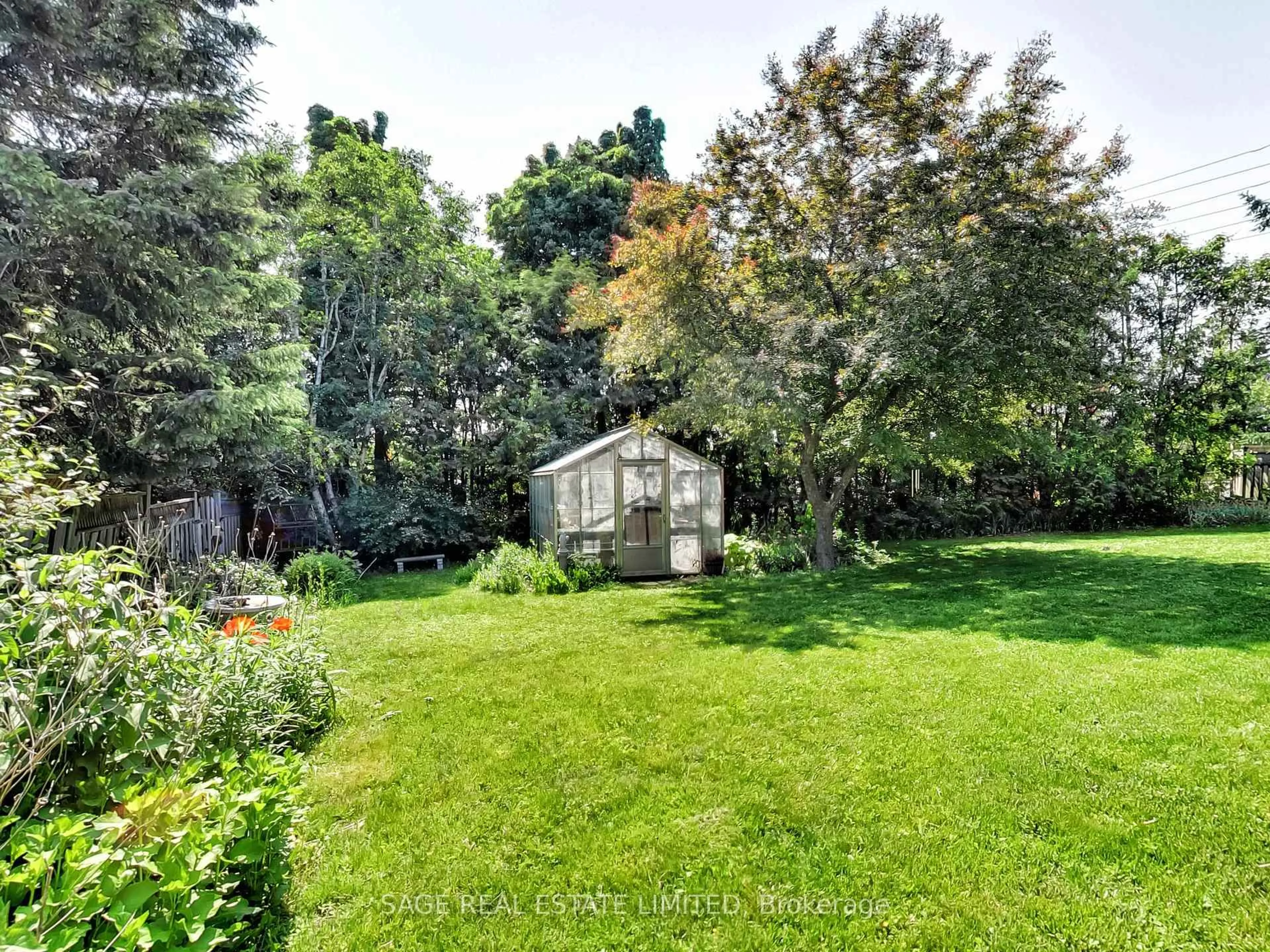 Shed for 244 Currey Cres, Newmarket Ontario L3Y 5M9
