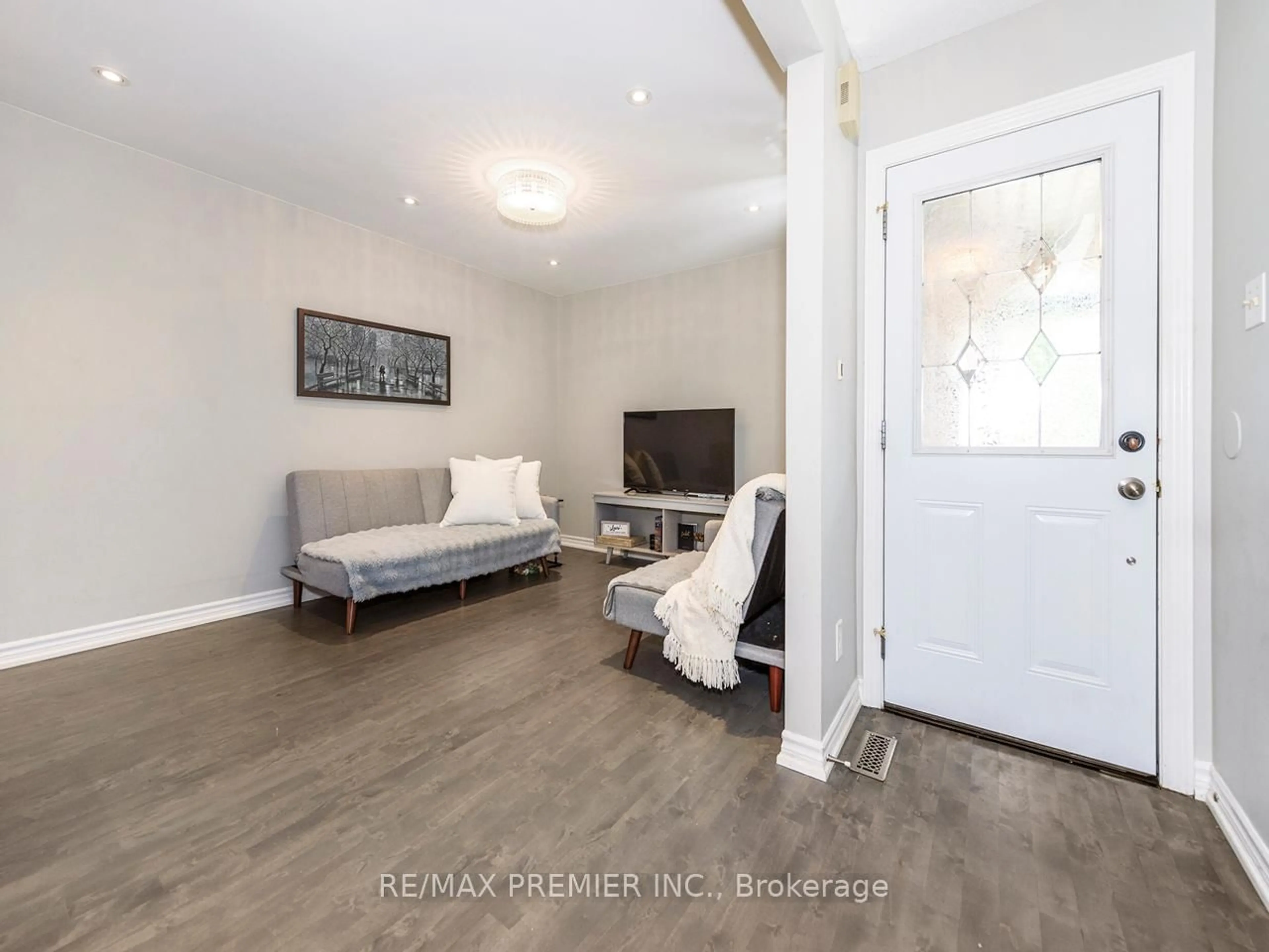 Indoor entryway for 84 Hord Cres, Vaughan Ontario L4J 3A7