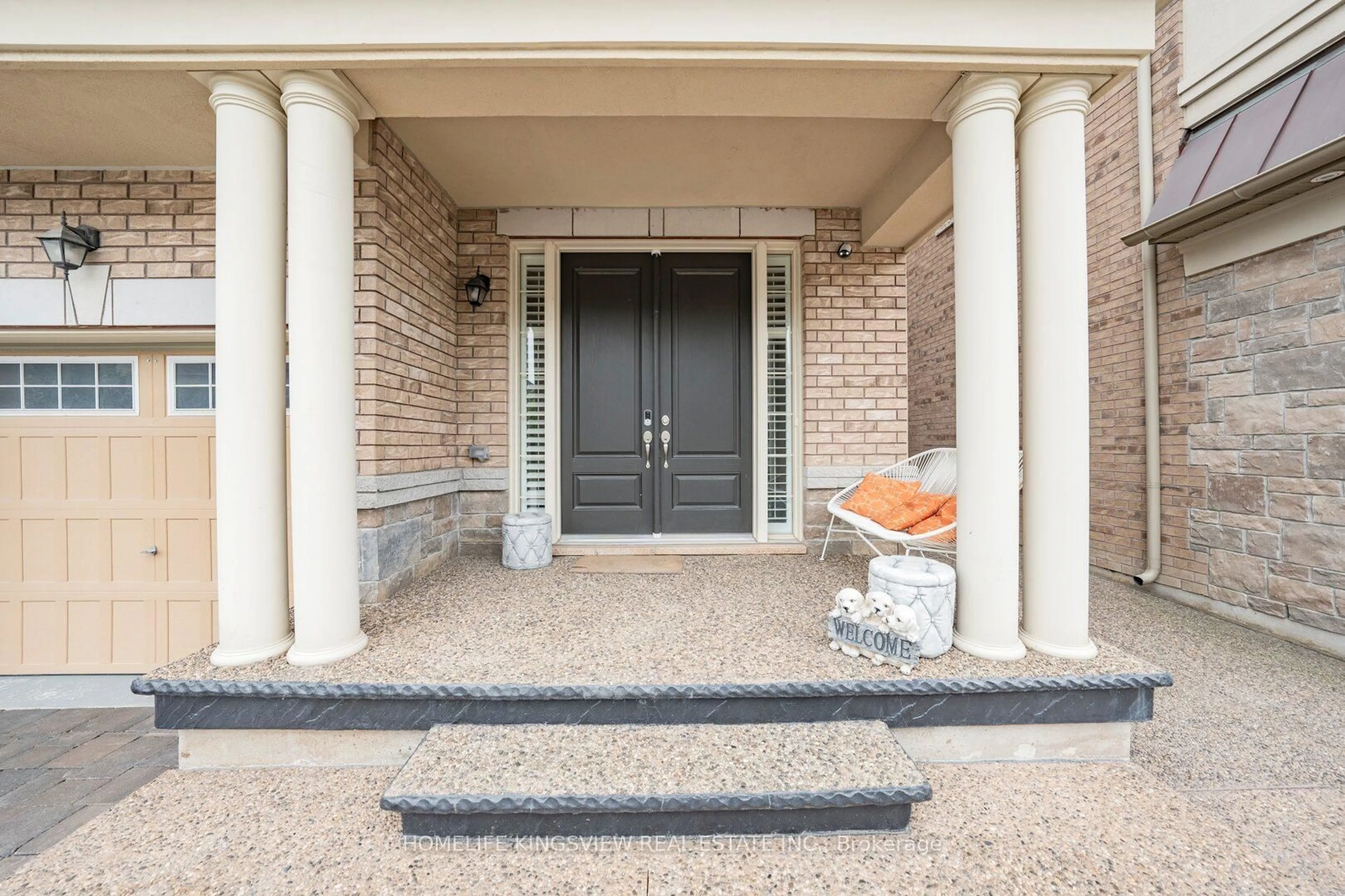 Unknown for 61 Ross Vennare Cres, Vaughan Ontario L0J 1C0