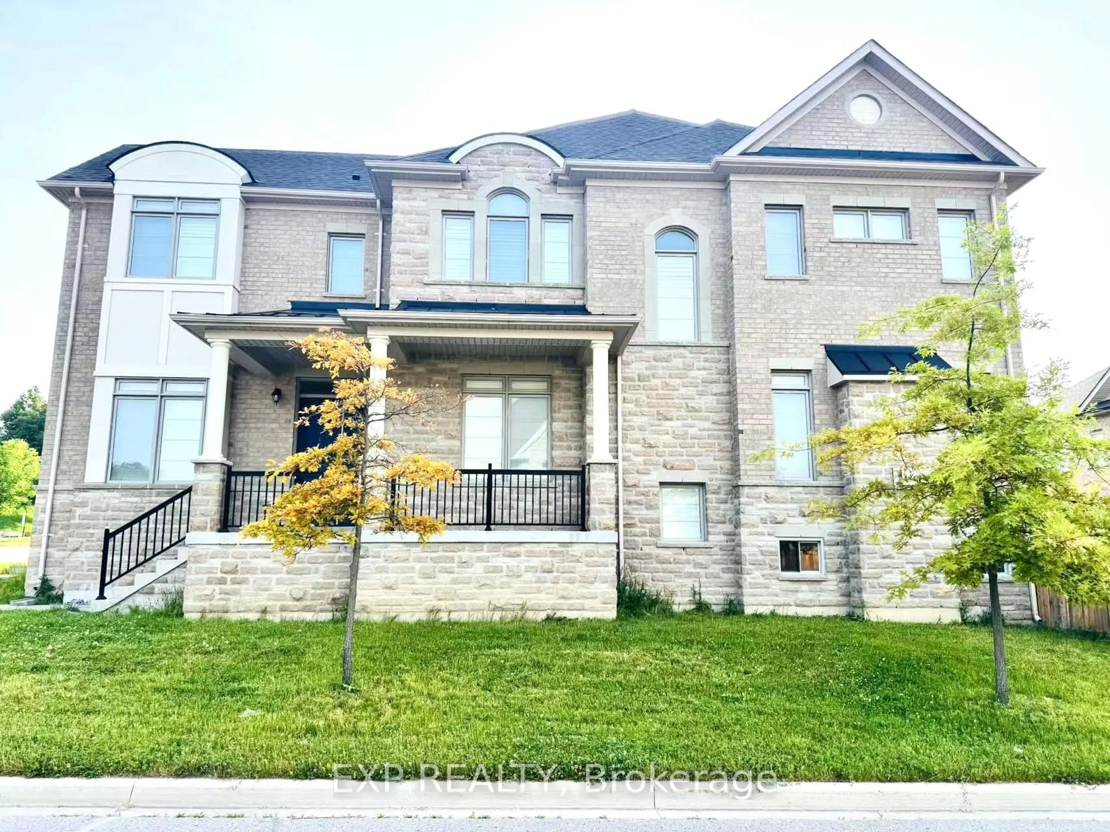 Home with brick exterior material, unknown for 41 Walter Tunny Cres, East Gwillimbury Ontario L9N 0R4