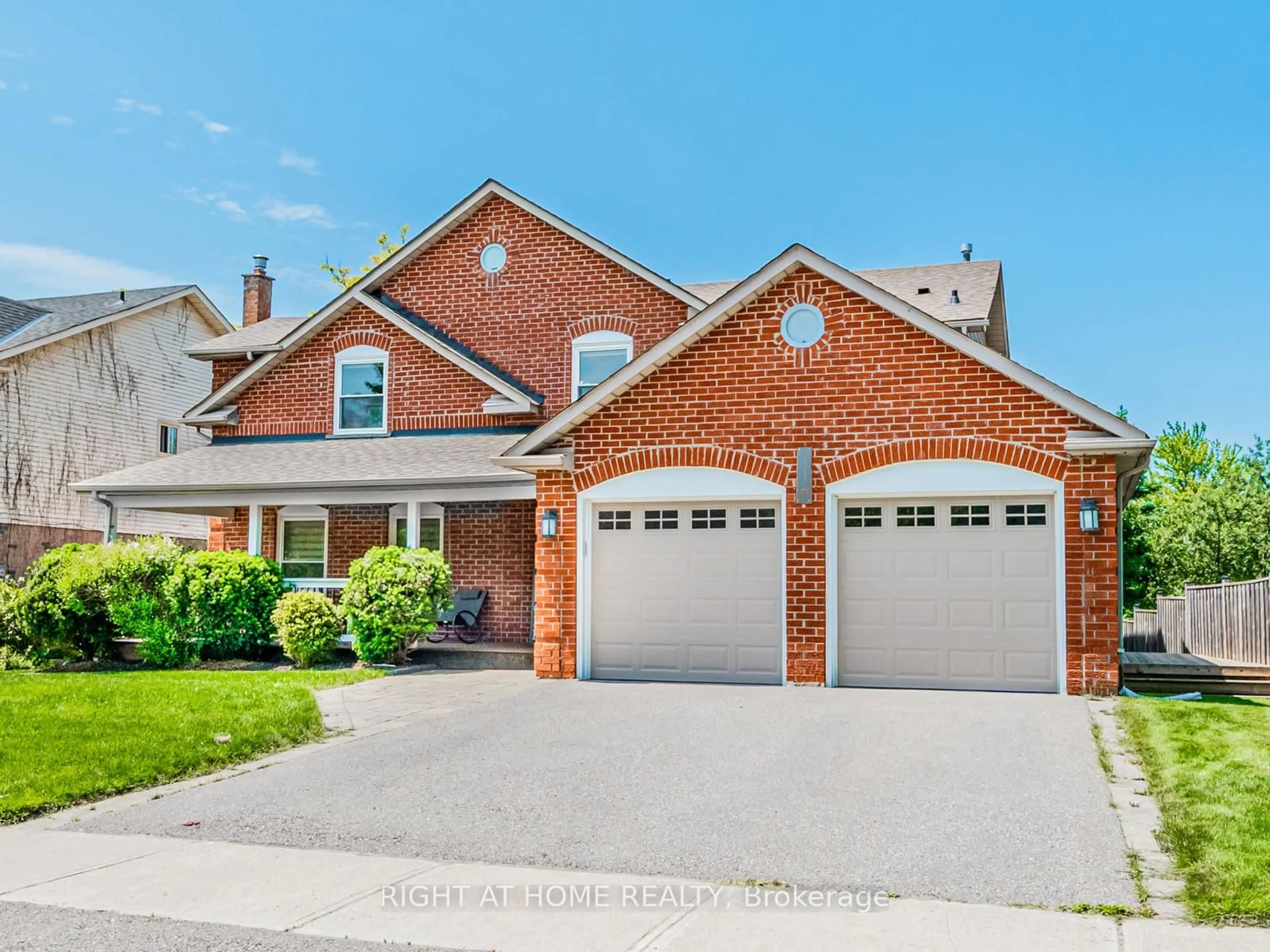 Home with brick exterior material, street for 116 Beryl Ave, Whitchurch-Stouffville Ontario L4A 7Y2