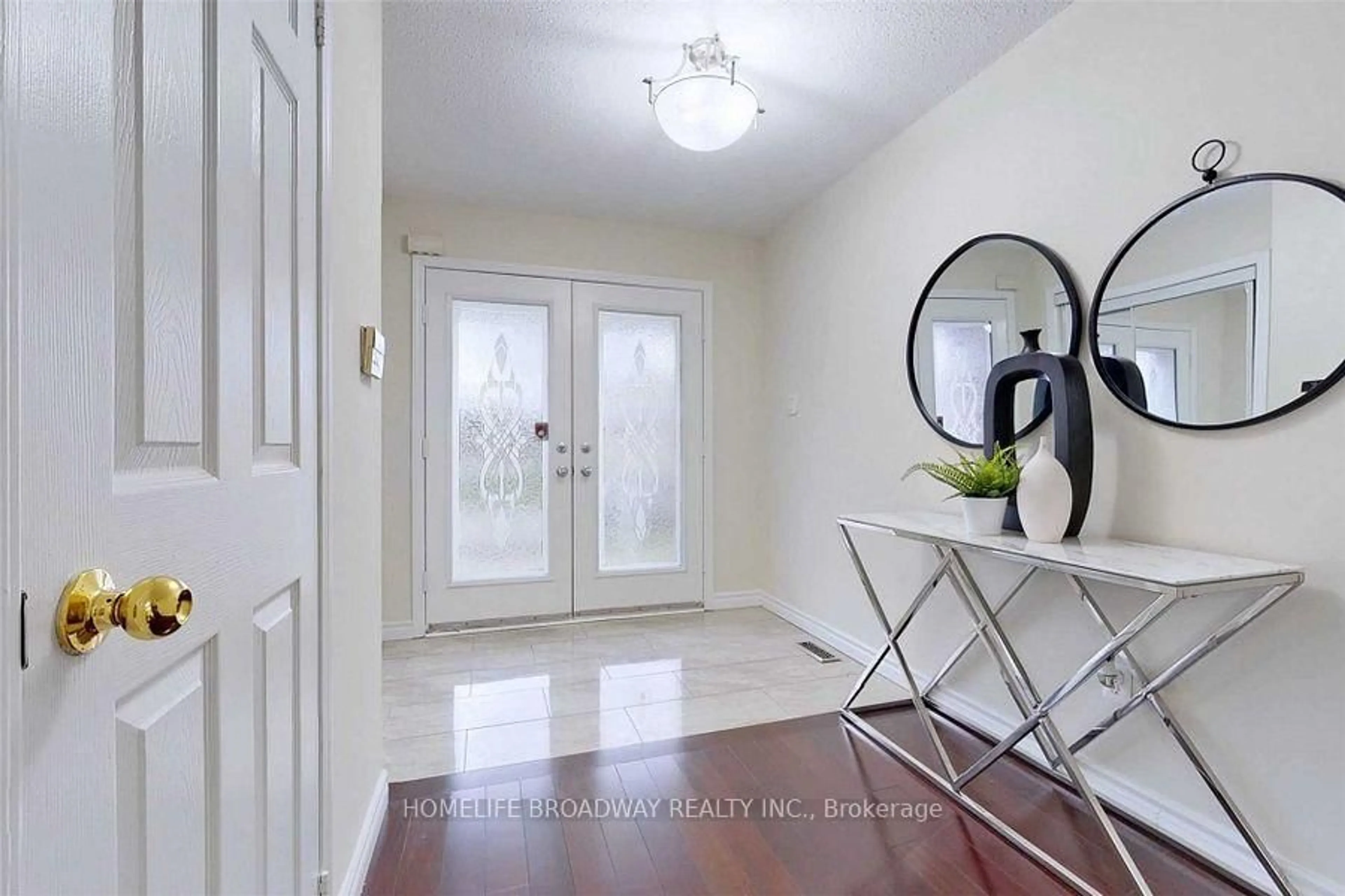 Indoor entryway for 39 Horstman St, Markham Ontario L3S 4G4