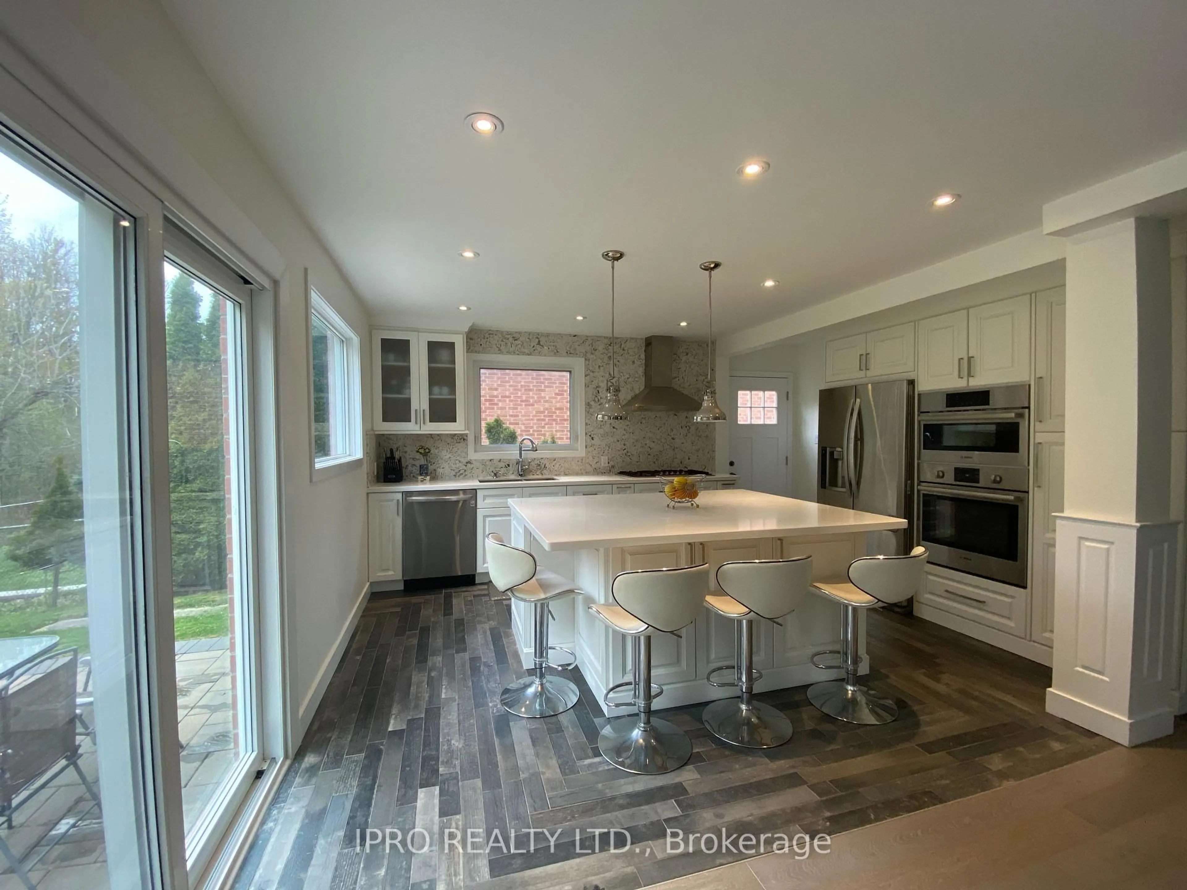 Open concept kitchen, unknown for 324 Airdrie Dr, Vaughan Ontario L4L 3B9
