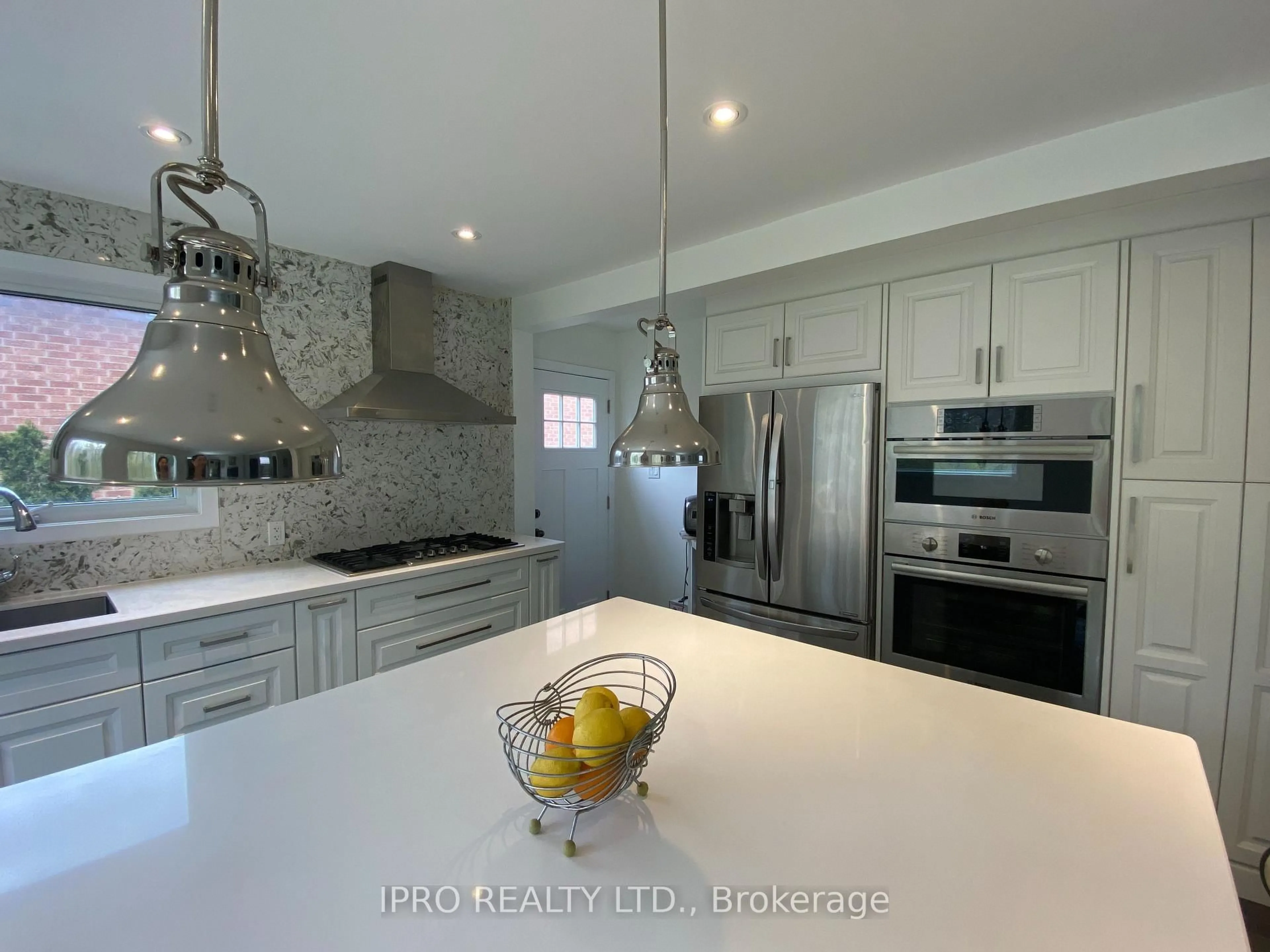 Contemporary kitchen, ceramic/tile floor for 324 Airdrie Dr, Vaughan Ontario L4L 3B9