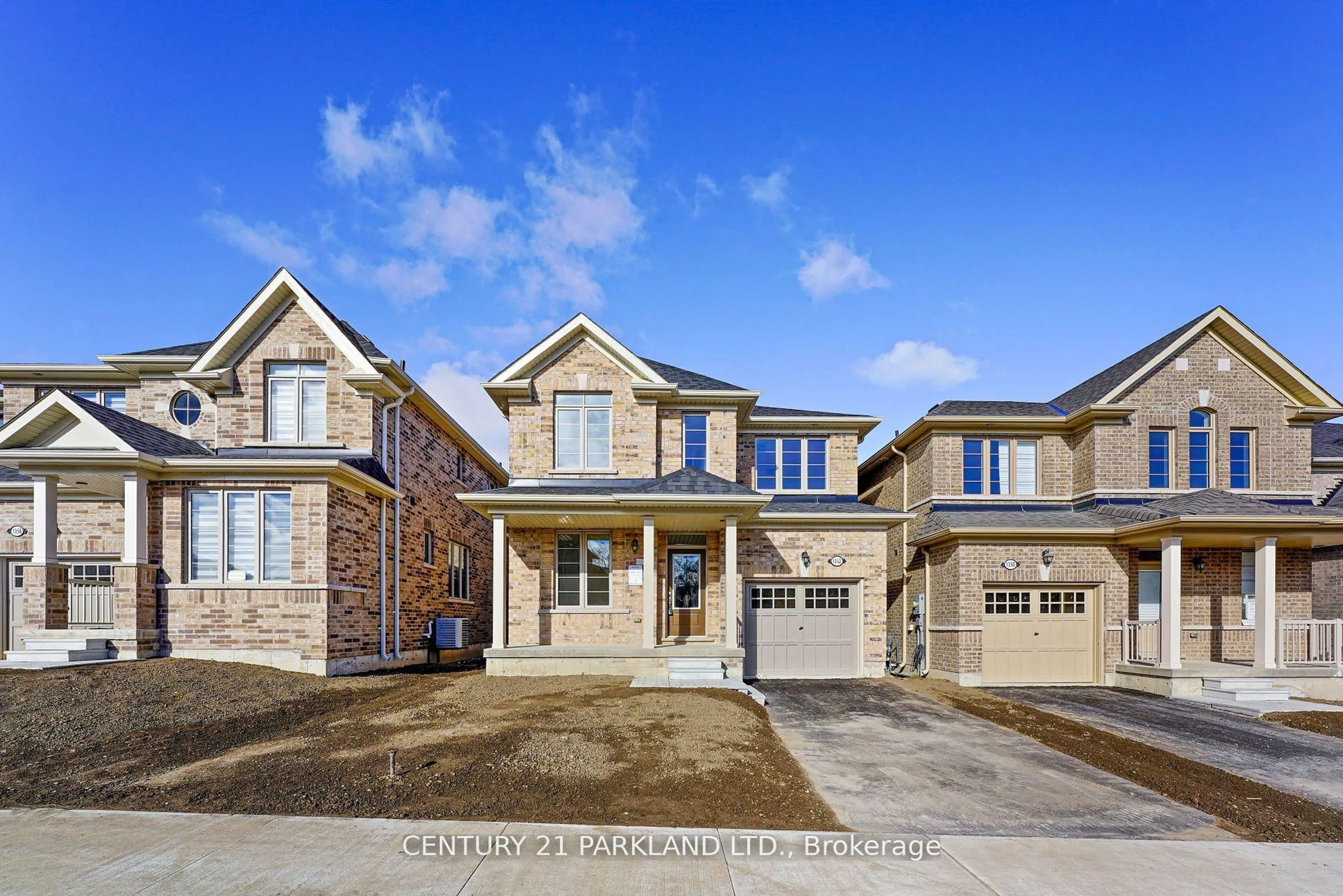 Home with brick exterior material, street for 1352 Davis Loop, Innisfil Ontario L0L 1W0