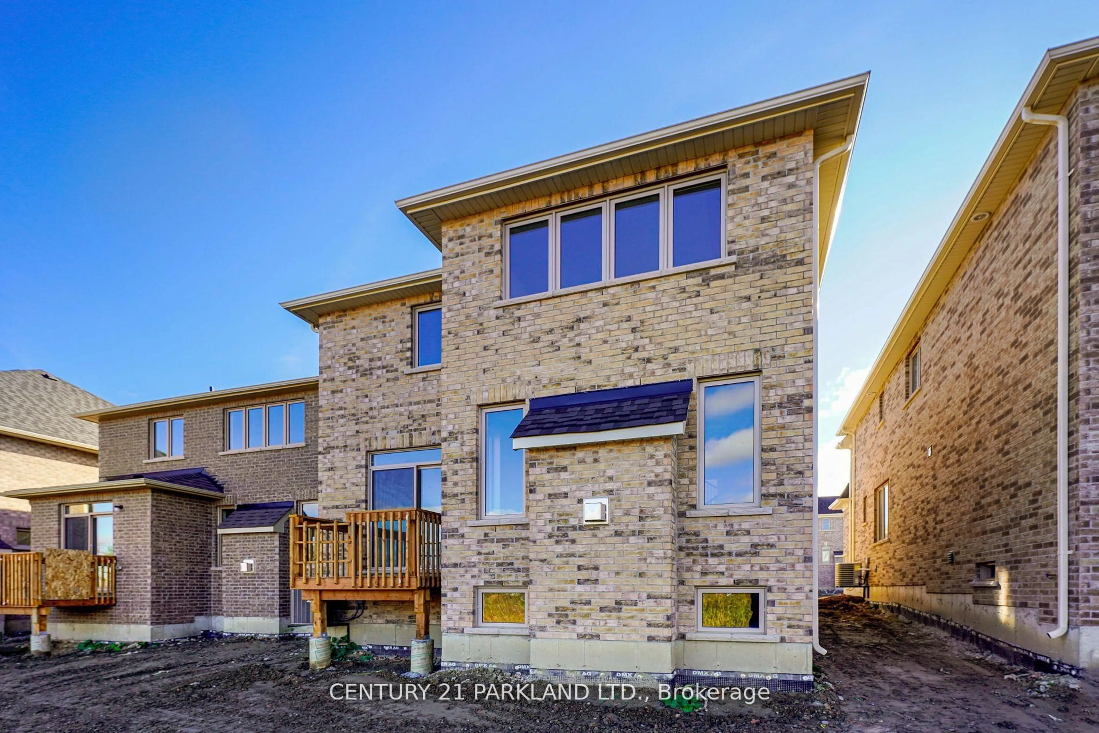 Home with brick exterior material, street for 1352 Davis Loop, Innisfil Ontario L0L 1W0