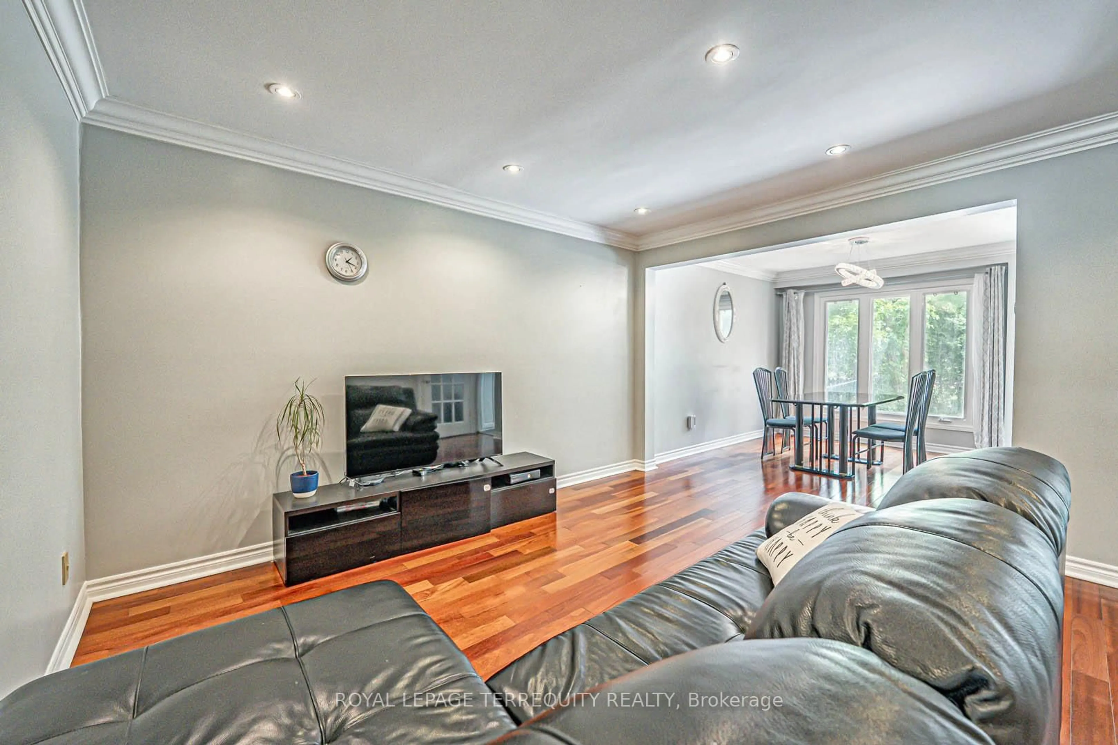 Living room with furniture, unknown for 40 Pepperell Cres, Markham Ontario L3R 3G8