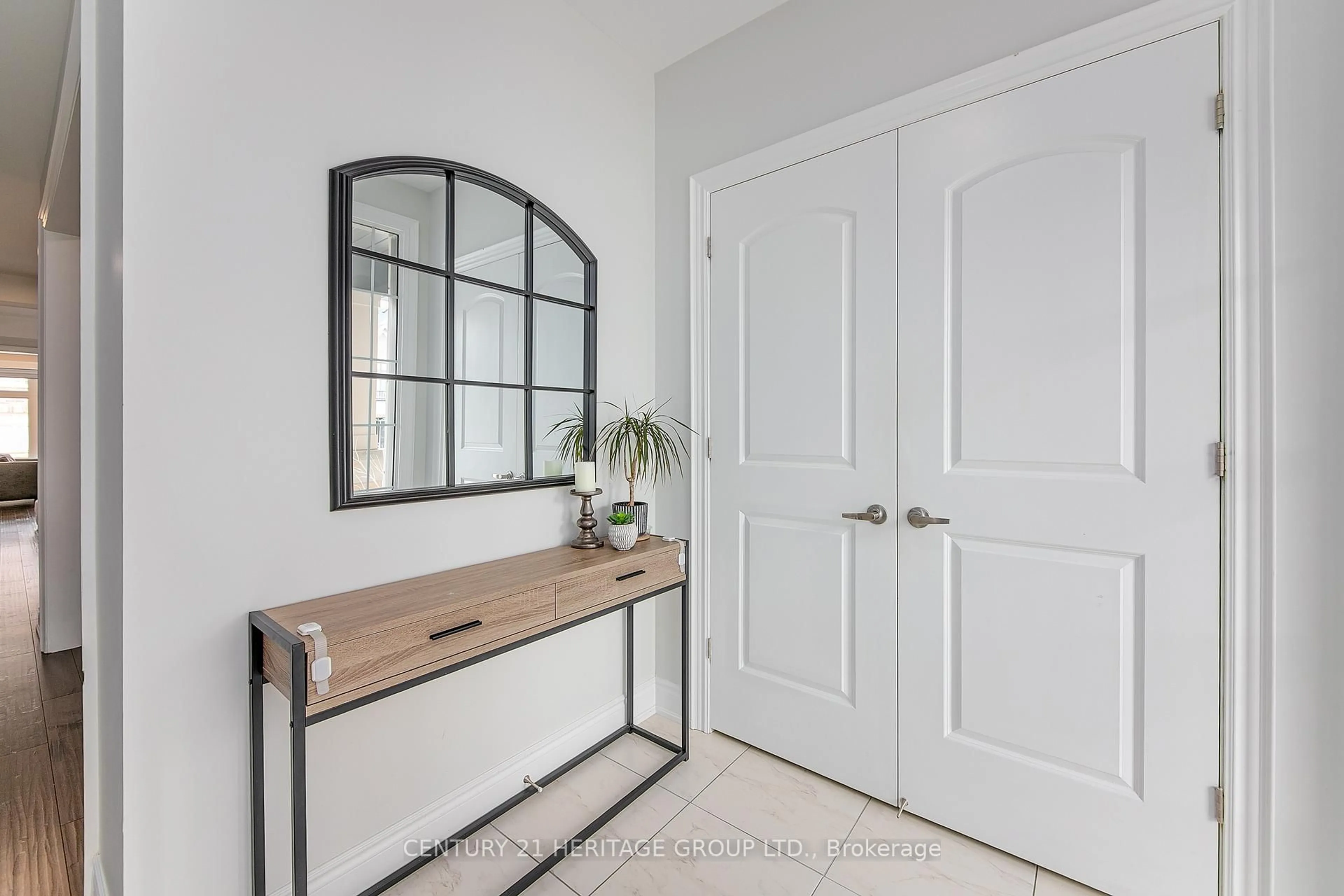 Indoor entryway for 78 Prunella Cres, East Gwillimbury Ontario L9N 0S7