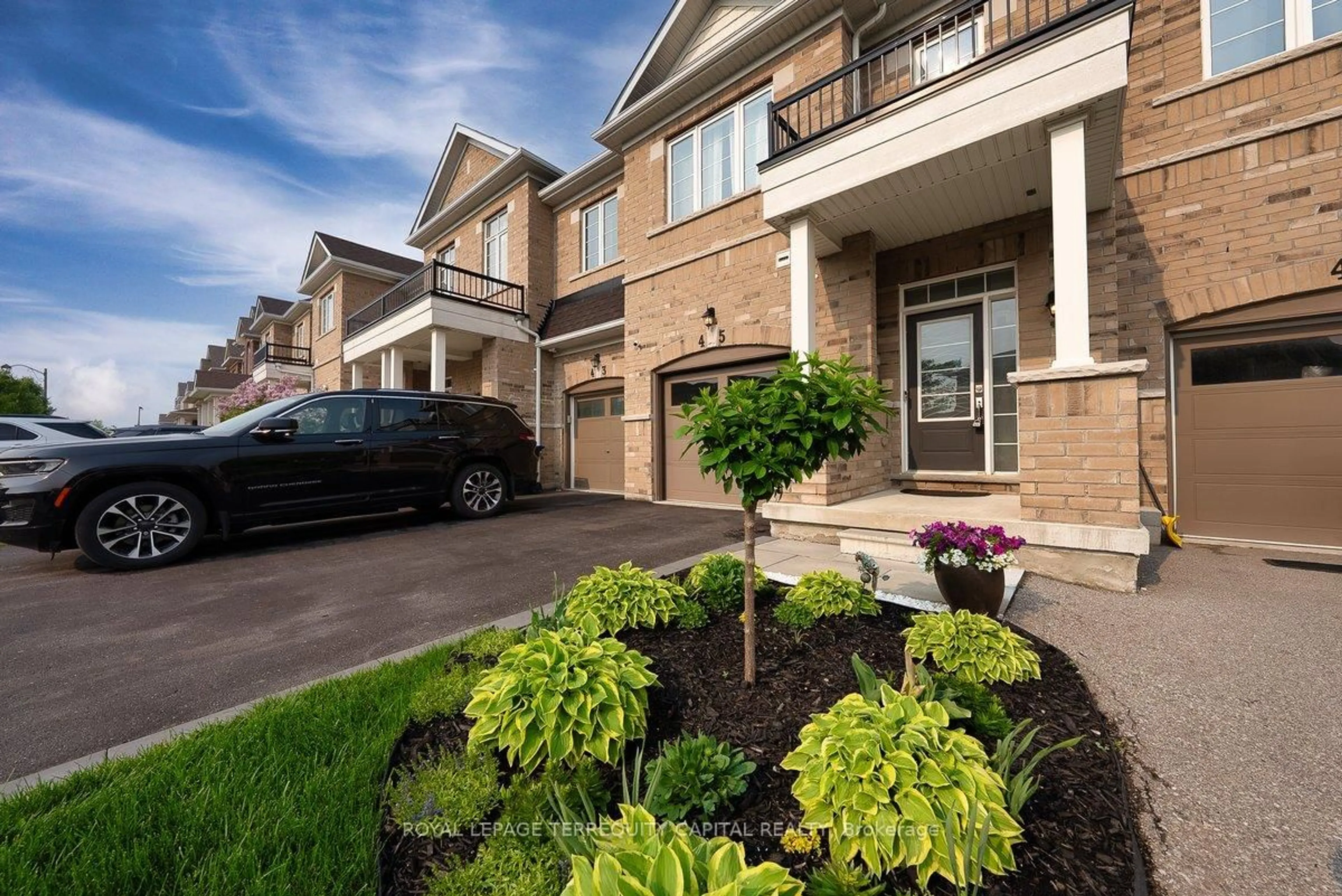 Home with brick exterior material, street for 45 Webb St, Bradford West Gwillimbury Ontario L3Z 0R2