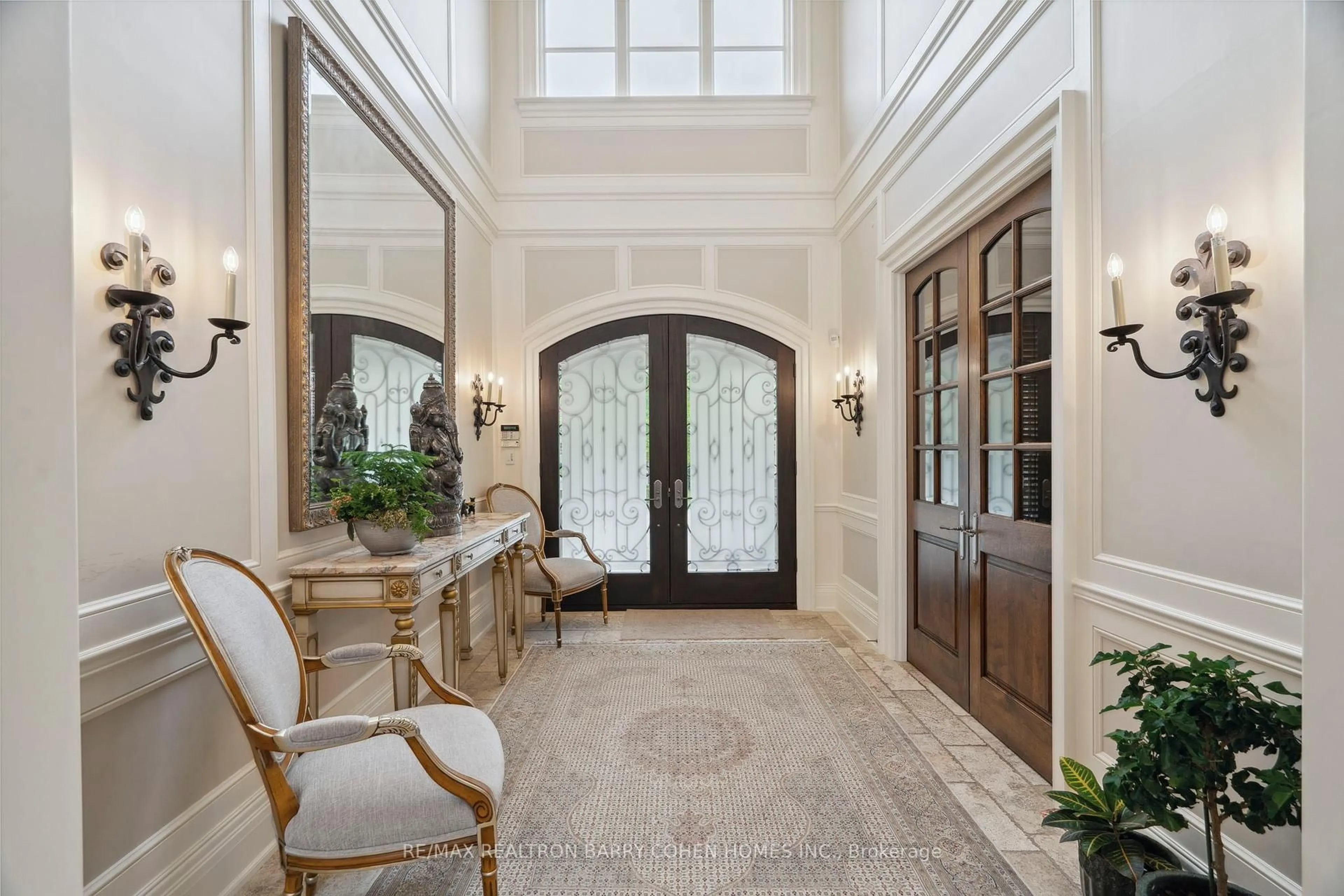 Indoor entryway for 55 Thornbank Rd, Vaughan Ontario L4J 2A1