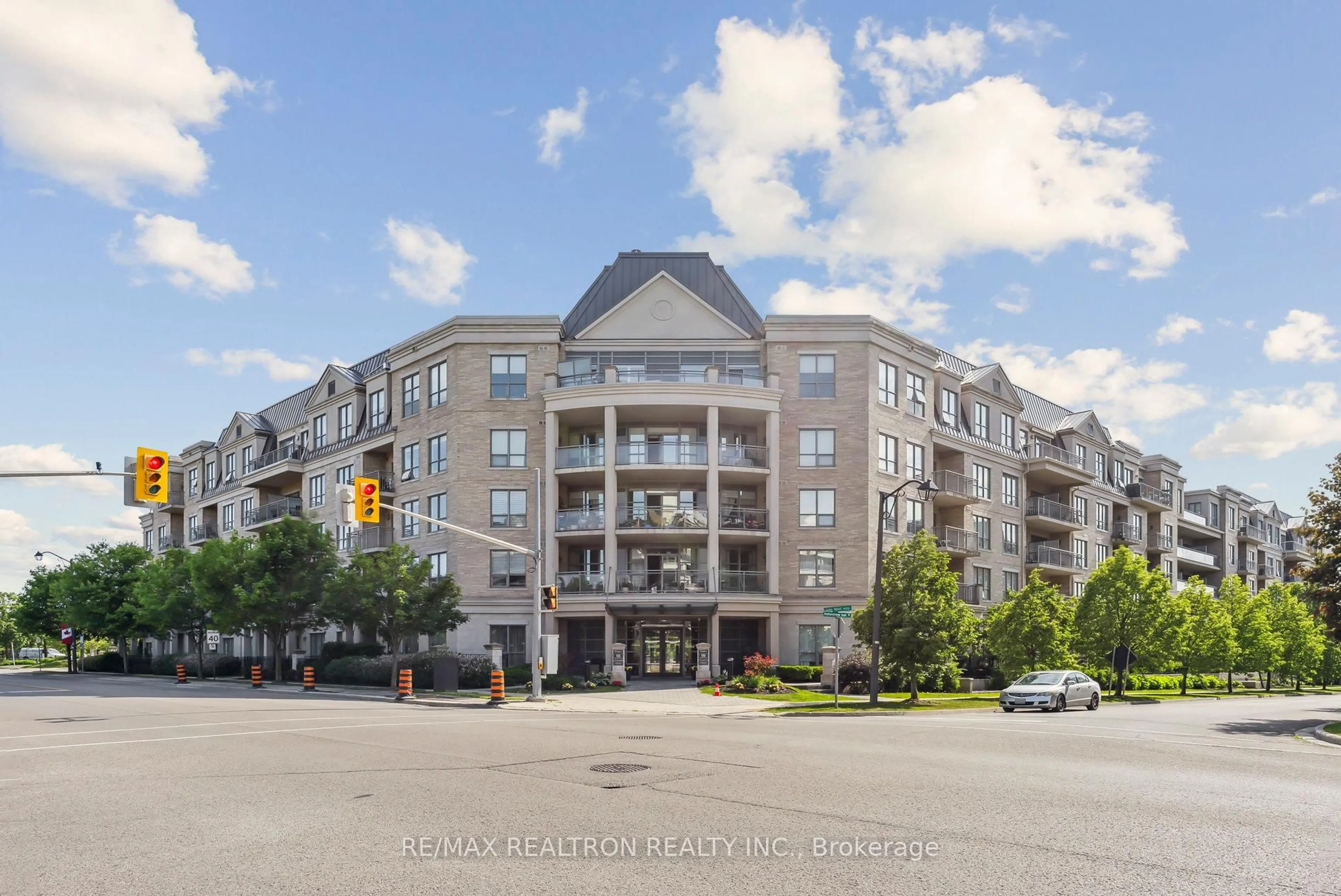 Unknown for 180 John West Way #332, Aurora Ontario L4G 0R3