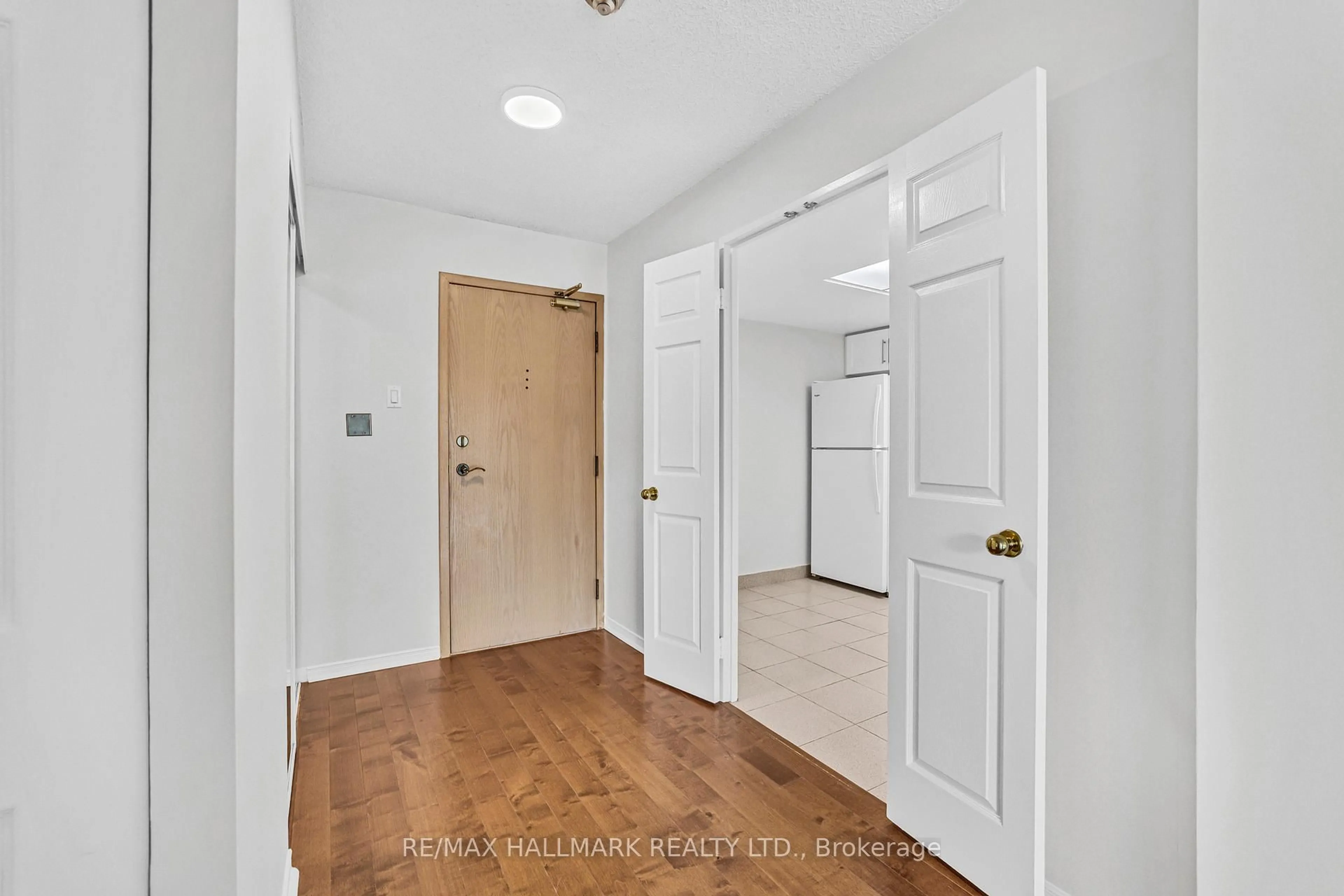 Indoor entryway for 7825 Bayview Ave #310, Markham Ontario L3T 7N2