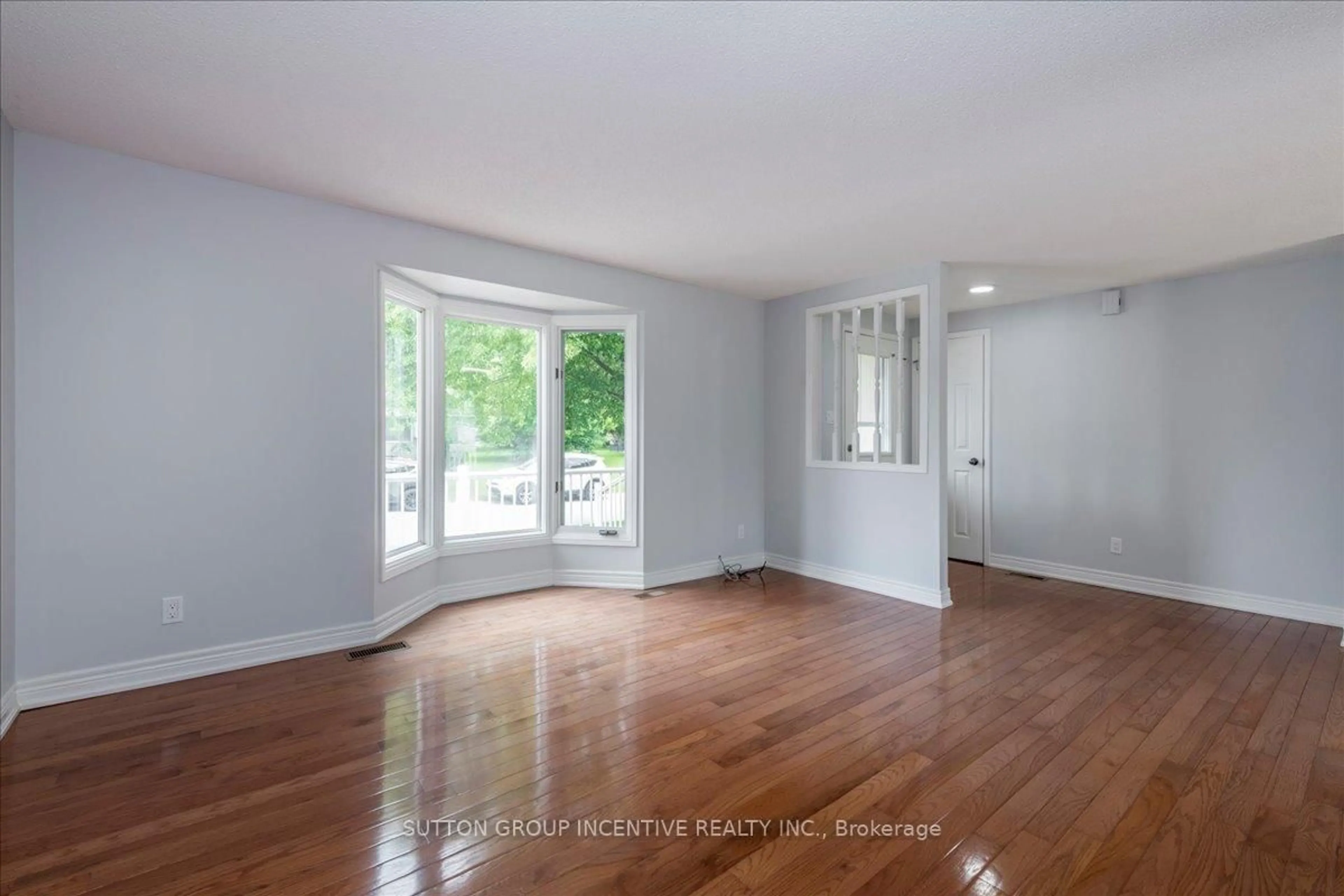 A pic of a room for 3 Comforts Cove, Innisfil Ontario L9S 1S3