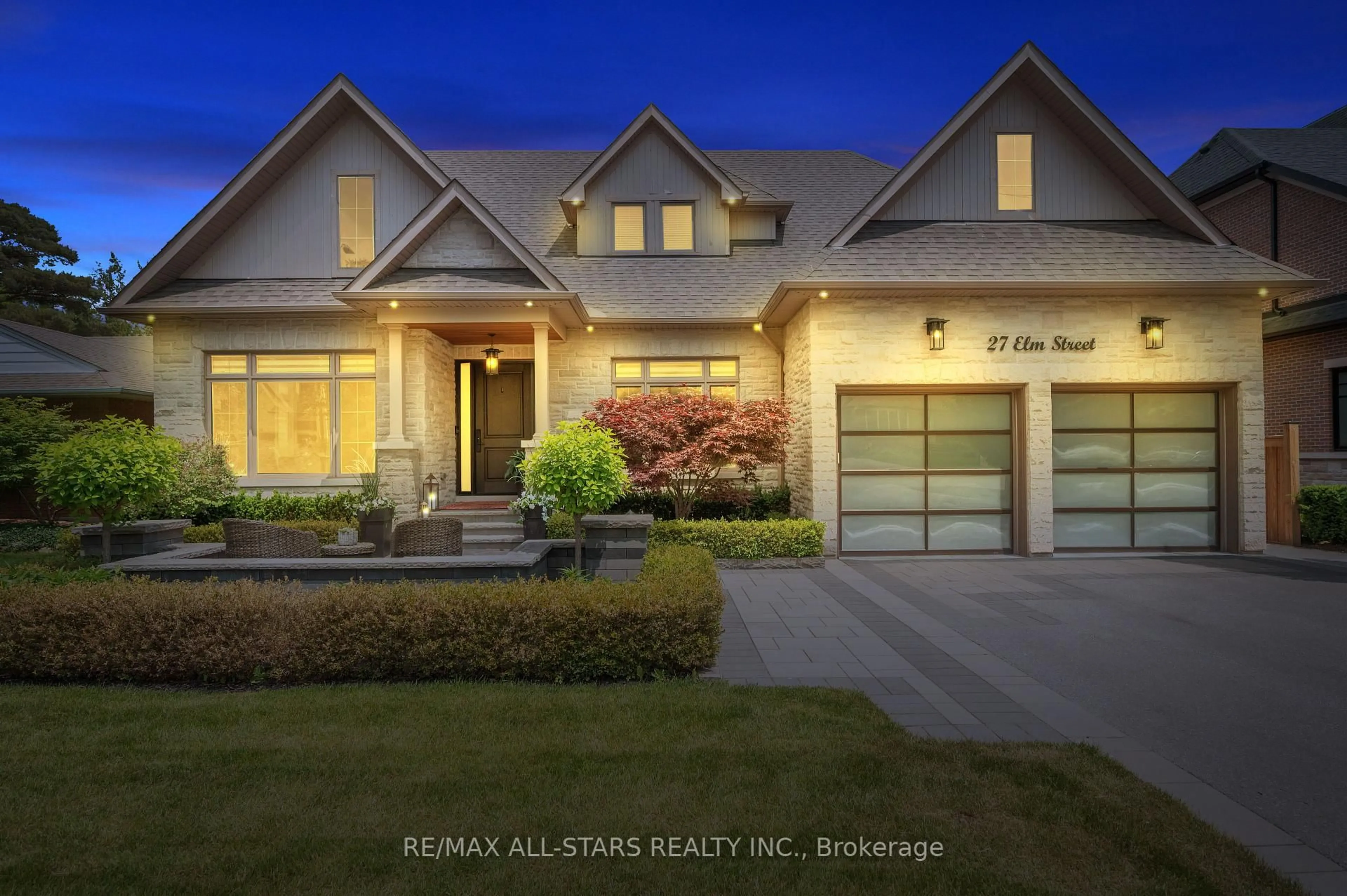 Home with vinyl exterior material, street for 27 Elm St, Markham Ontario L3P 2V3