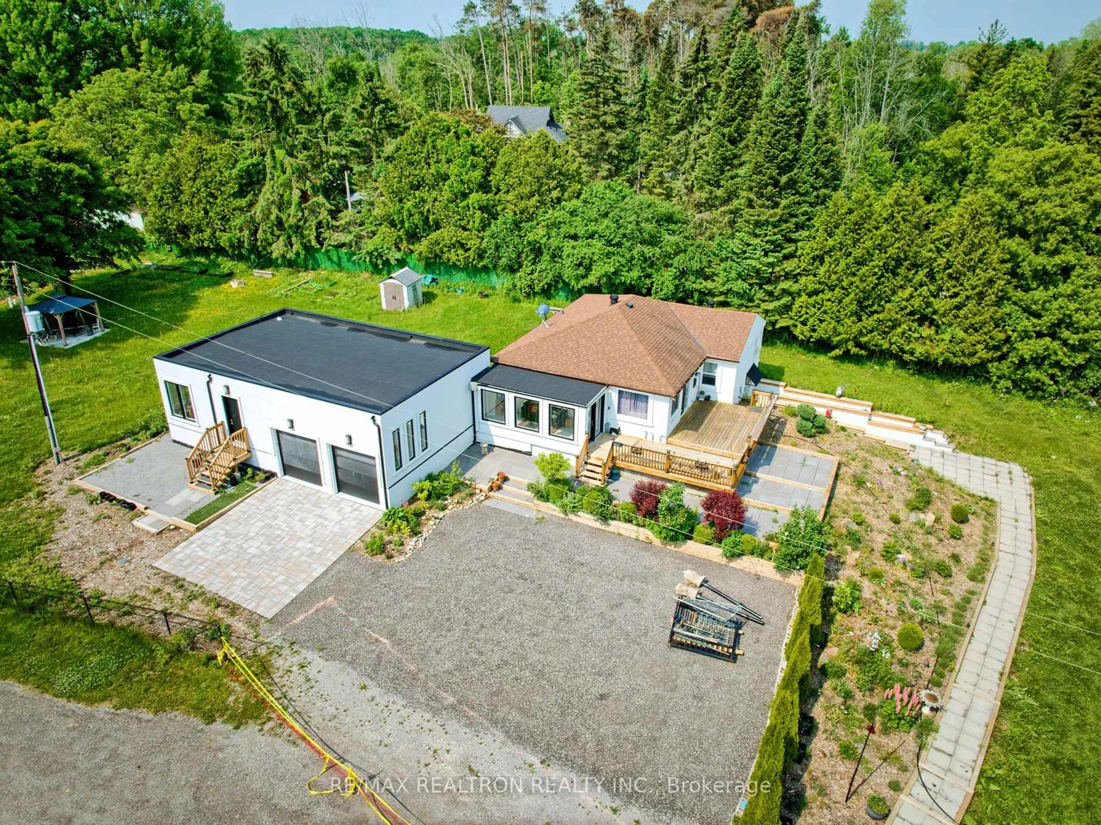 A pic from outside/outdoor area/front of a property/back of a property/a pic from drone, unknown for 2821 Mount Albert Rd, East Gwillimbury Ontario L0G 1R0